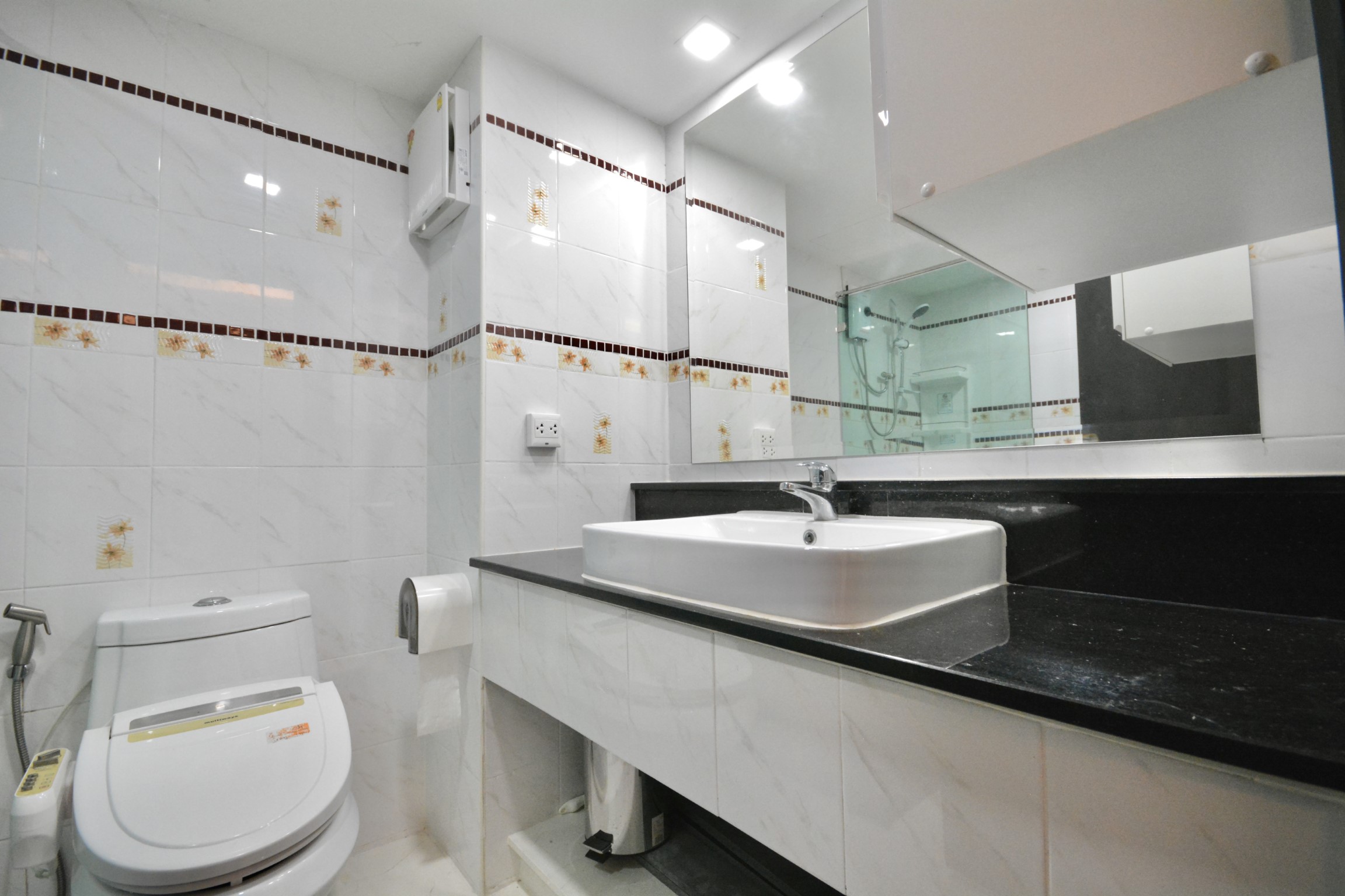 Angket/F17 1 BED · 2 BATH · 108 SQ M · 1 BALCONY · SEA & CITY VIEWS 15