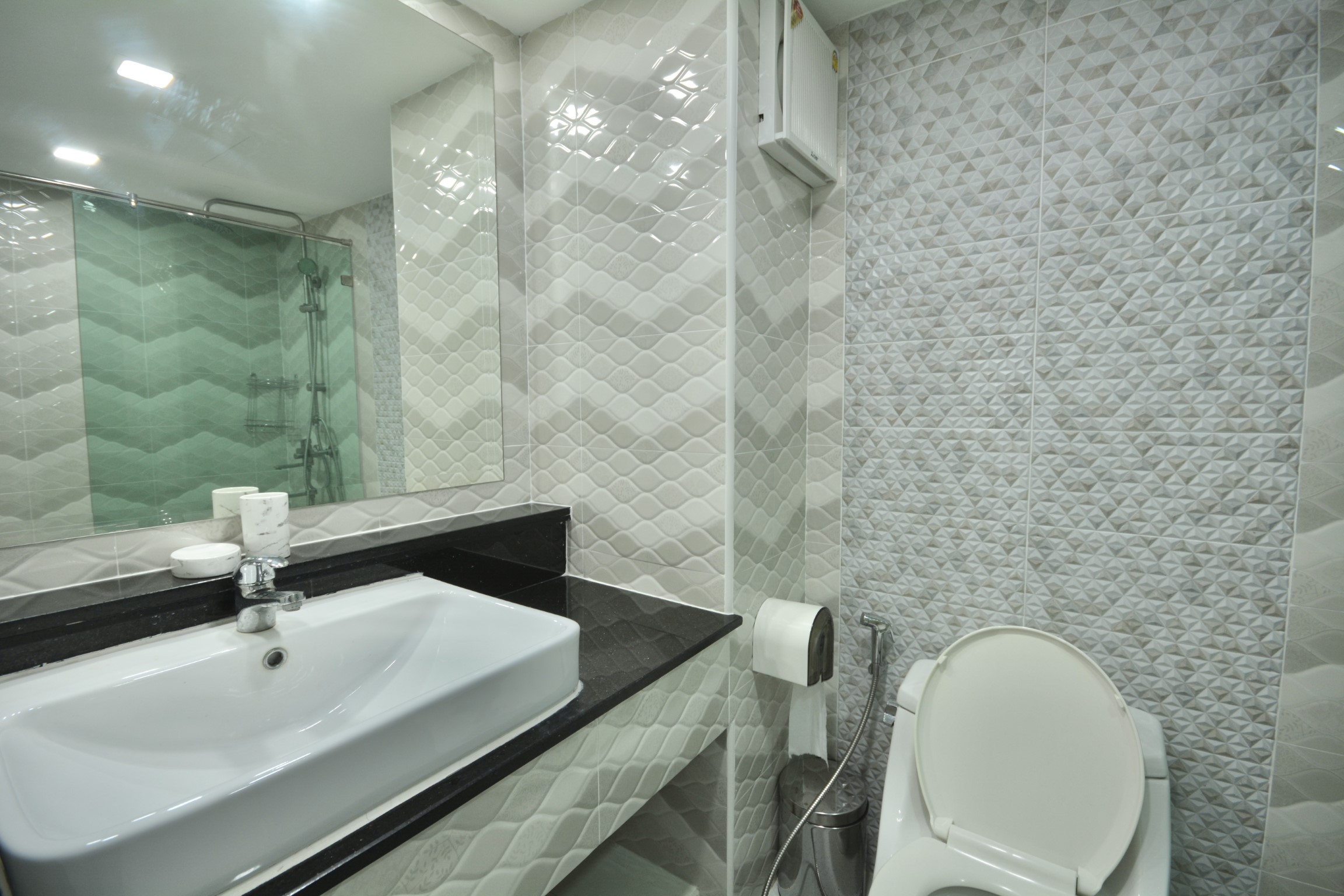 Angket/F17 1 BED · 2 BATH · 108 SQ M · 1 BALCONY · SEA & CITY VIEWS 17
