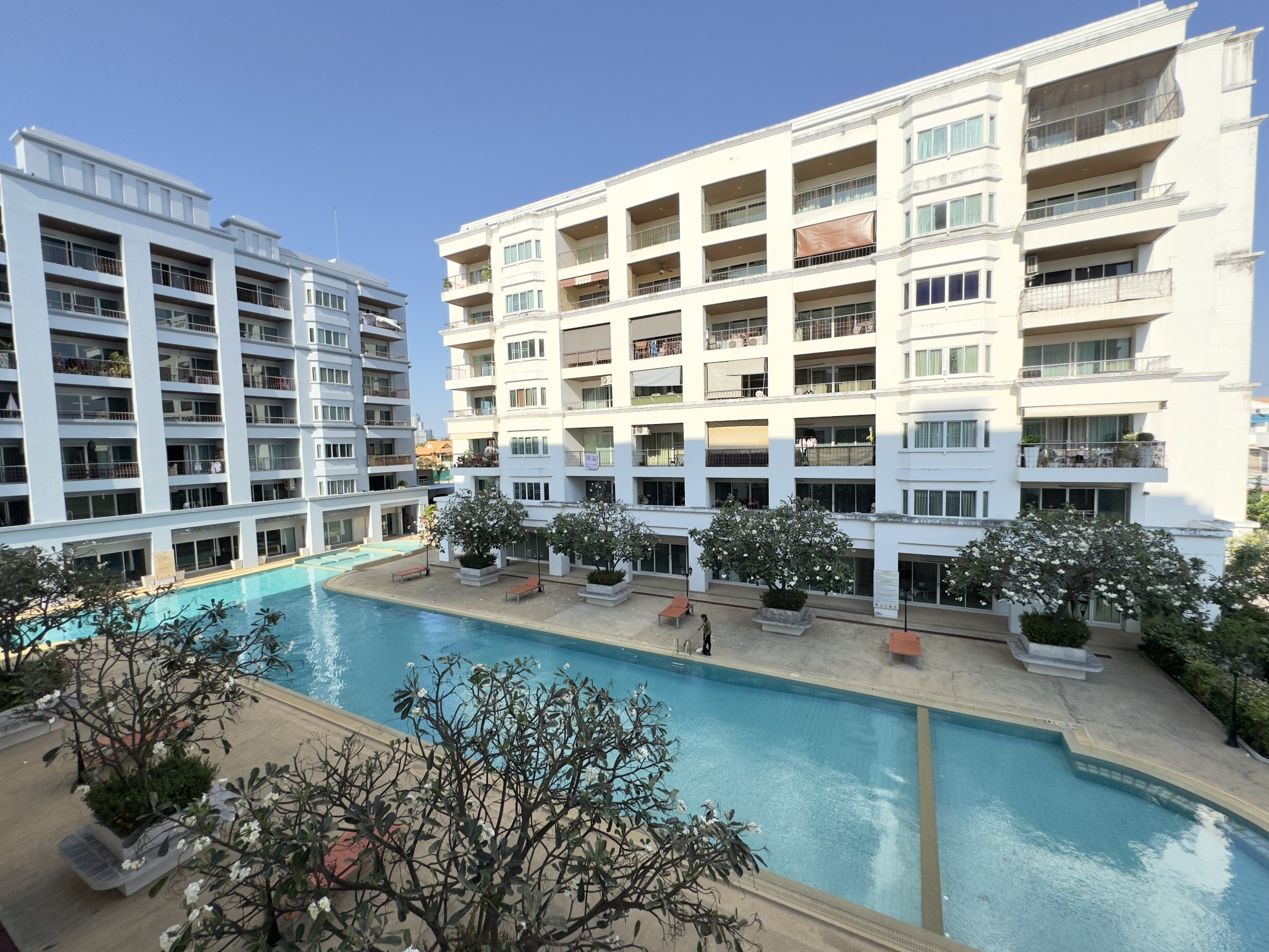 TW Platinum Suites/F3 STUDIO · 1 BATH · 50 SQ M · 1 BALCONY · POOL VIEW 26