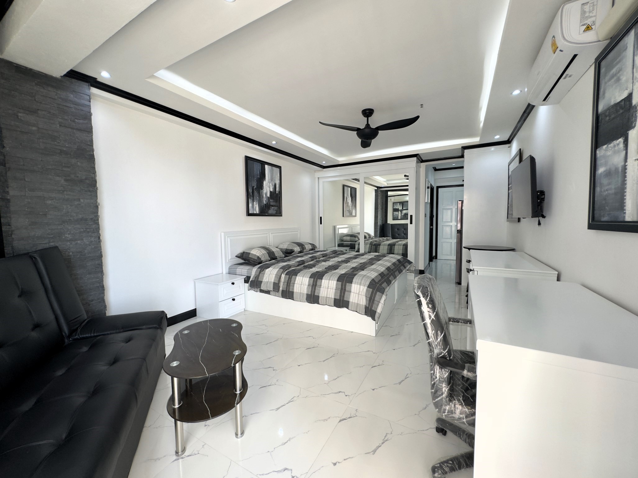 Jomtien Beach Condominium/A2/F10 STUDIO · 1 BATH · 30 SQ M · 1 BALCONY · SEA VIEW