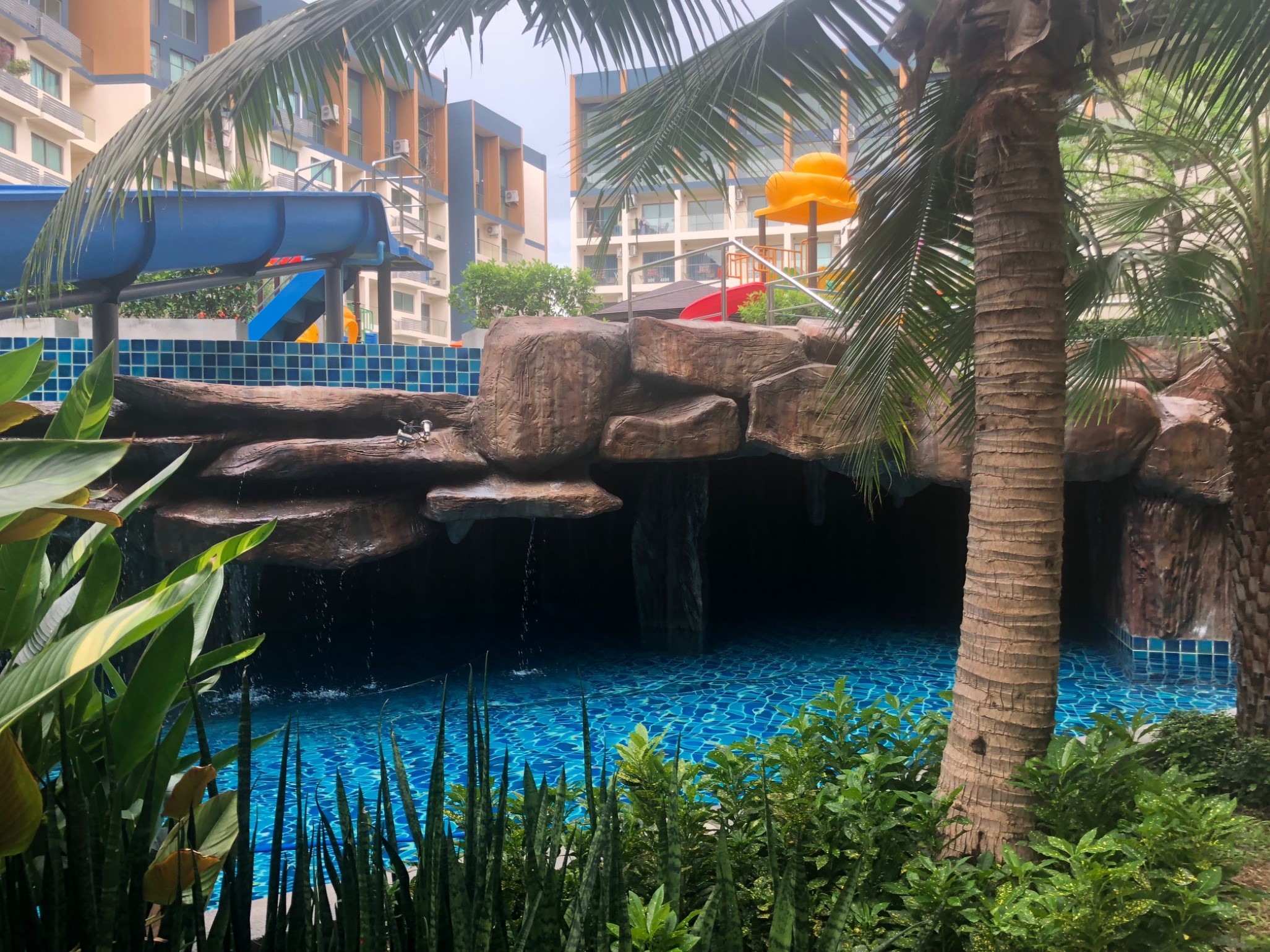 Laguna Beach Resort 2/F2 STUDIO · 1 BATH · 24 SQ M · 1 BALCONY 12