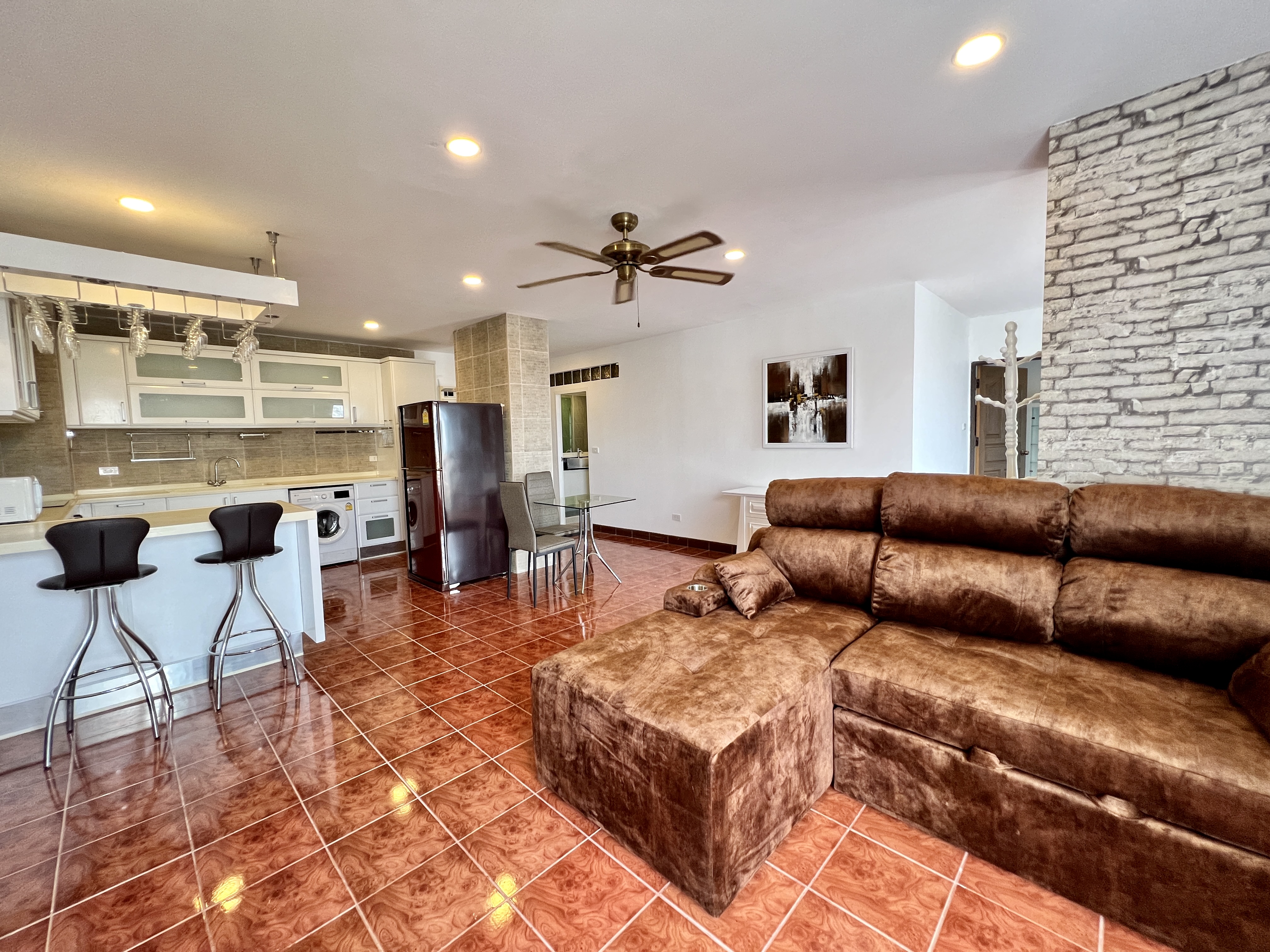 View Talay 1/F8 1 BEDROOM · 2 BATH · 95 SQ M · 2 BALCONIES · SEA & CITY VIEWS