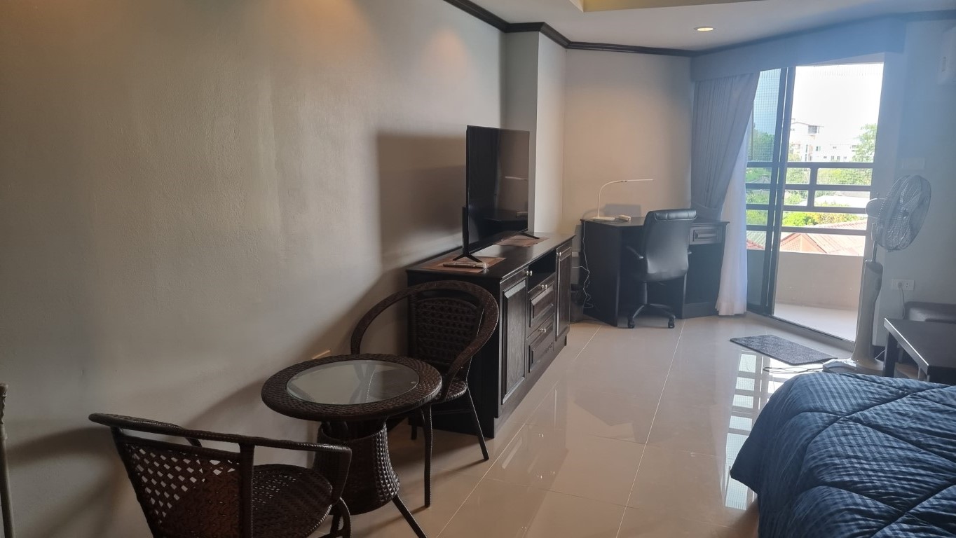 Angket/F3 STUDIO · 1 BATH · 37 SQM · 1 BALCONY · POOL VIEW 6