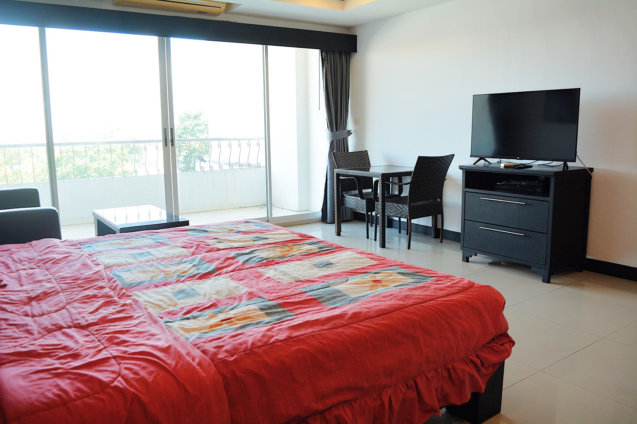 TW Platinum Suites/F6 LARGE STUDIO · 1 BATH · 49 SQ M · 1 BALCONY 12