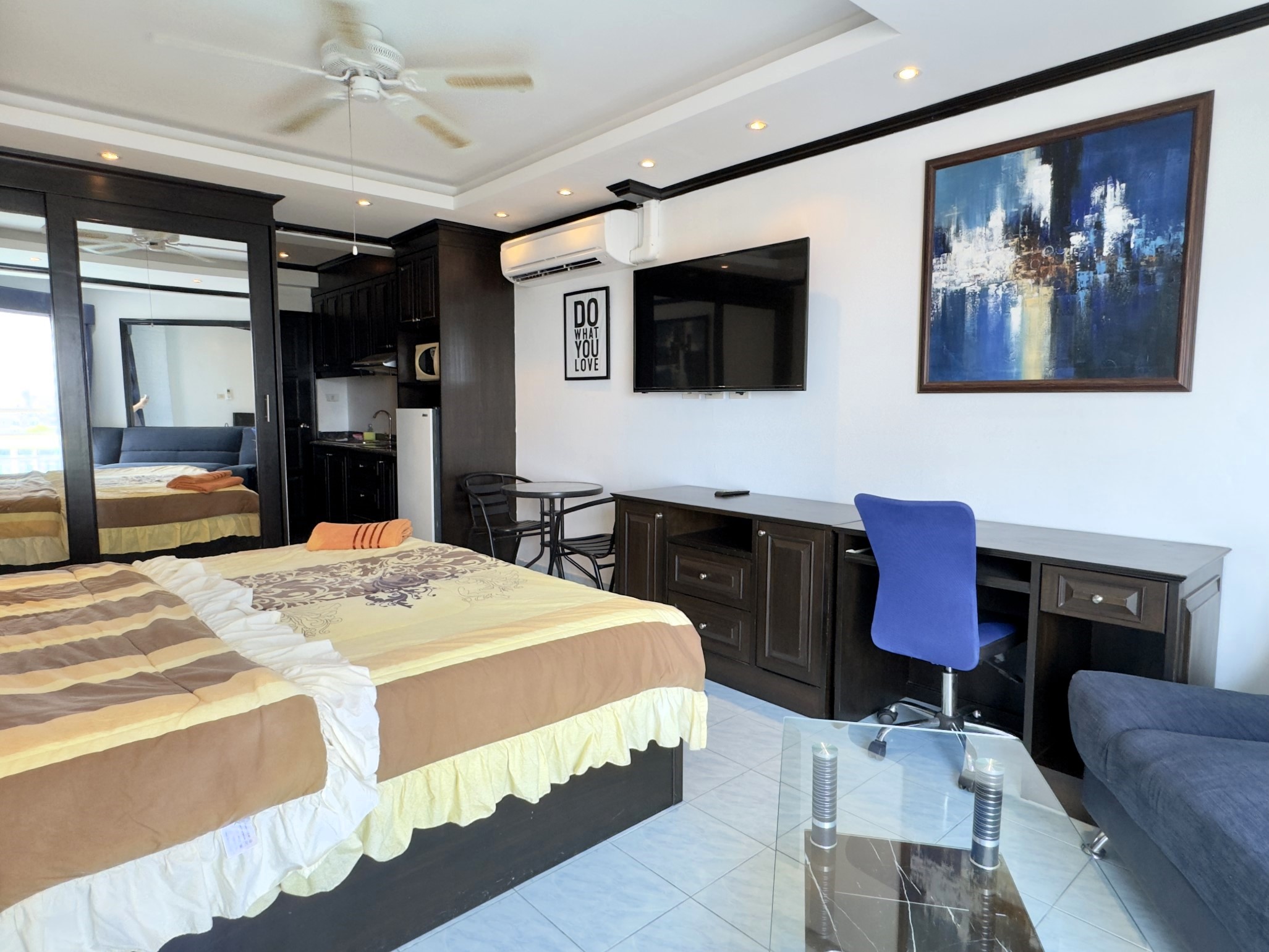 Jomtien Beach Condominium/A1/F8 STUDIO · 1 BATH · 30 SQ M · 1 BALCONY · POOL VIEW 4