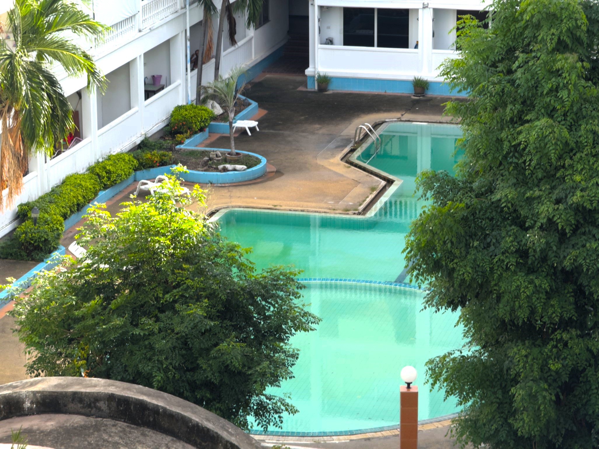 Majestic/F5 1 BED · 2 BATH · 57 SQ M · 1 BALCONY · POOL & GARDEN VIEW 25