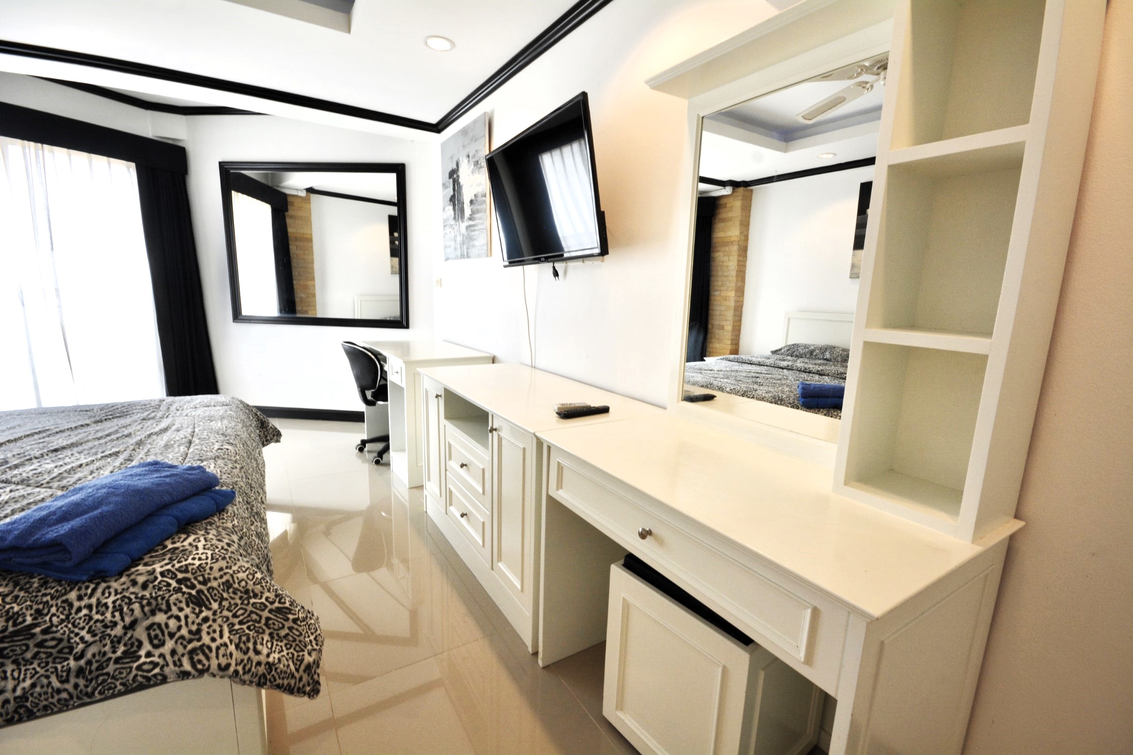 Jomtien Beach Condominium/A3/F12 CORNER APARTMENT · 2 BED · 1 BATH · 75 SQ M · 3 BALCONIES 17