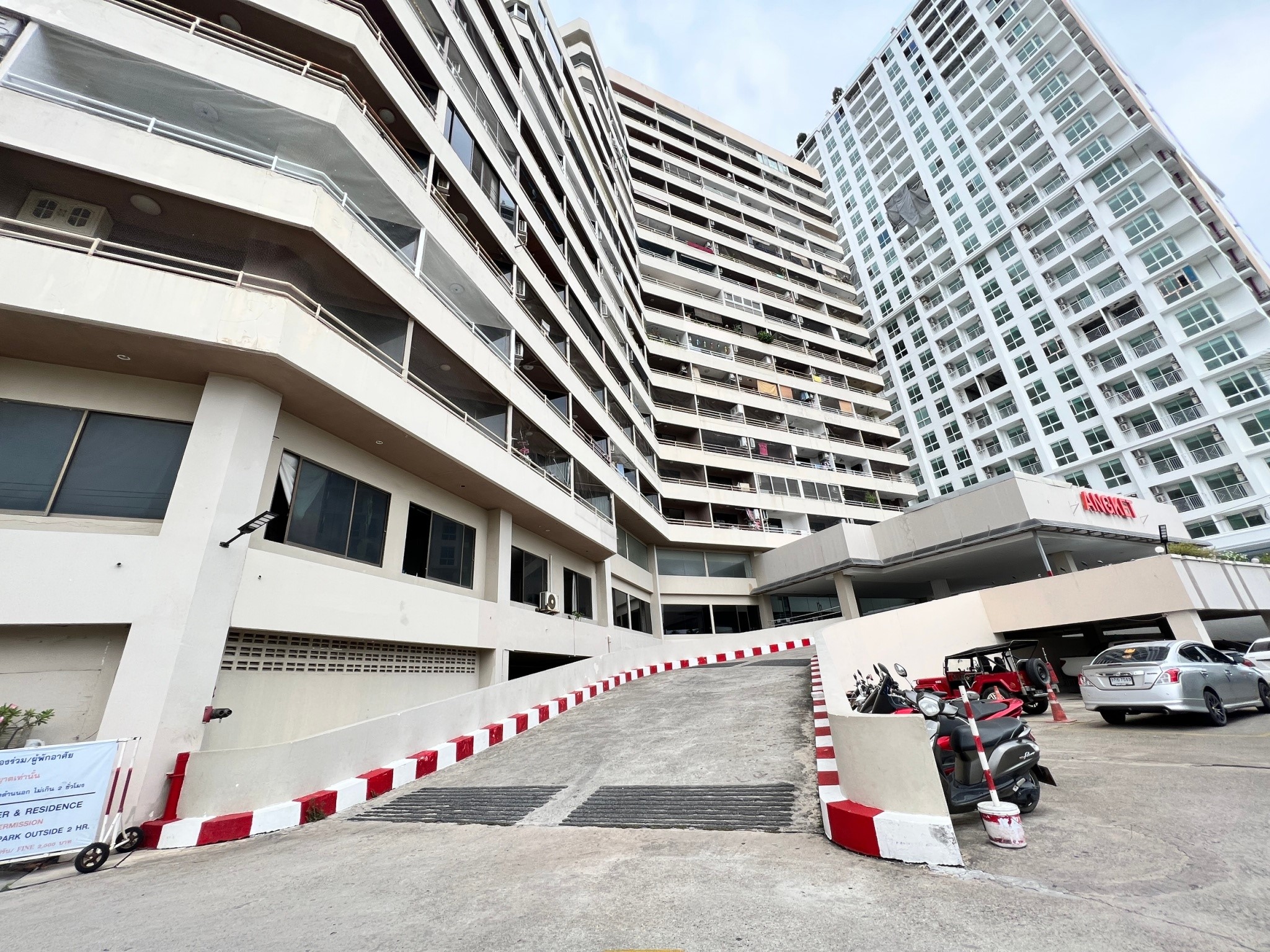 Angket/F10 2 BED · 1 BATH · 73 SQ M · 1 BALCONY · POOL VIEW 28