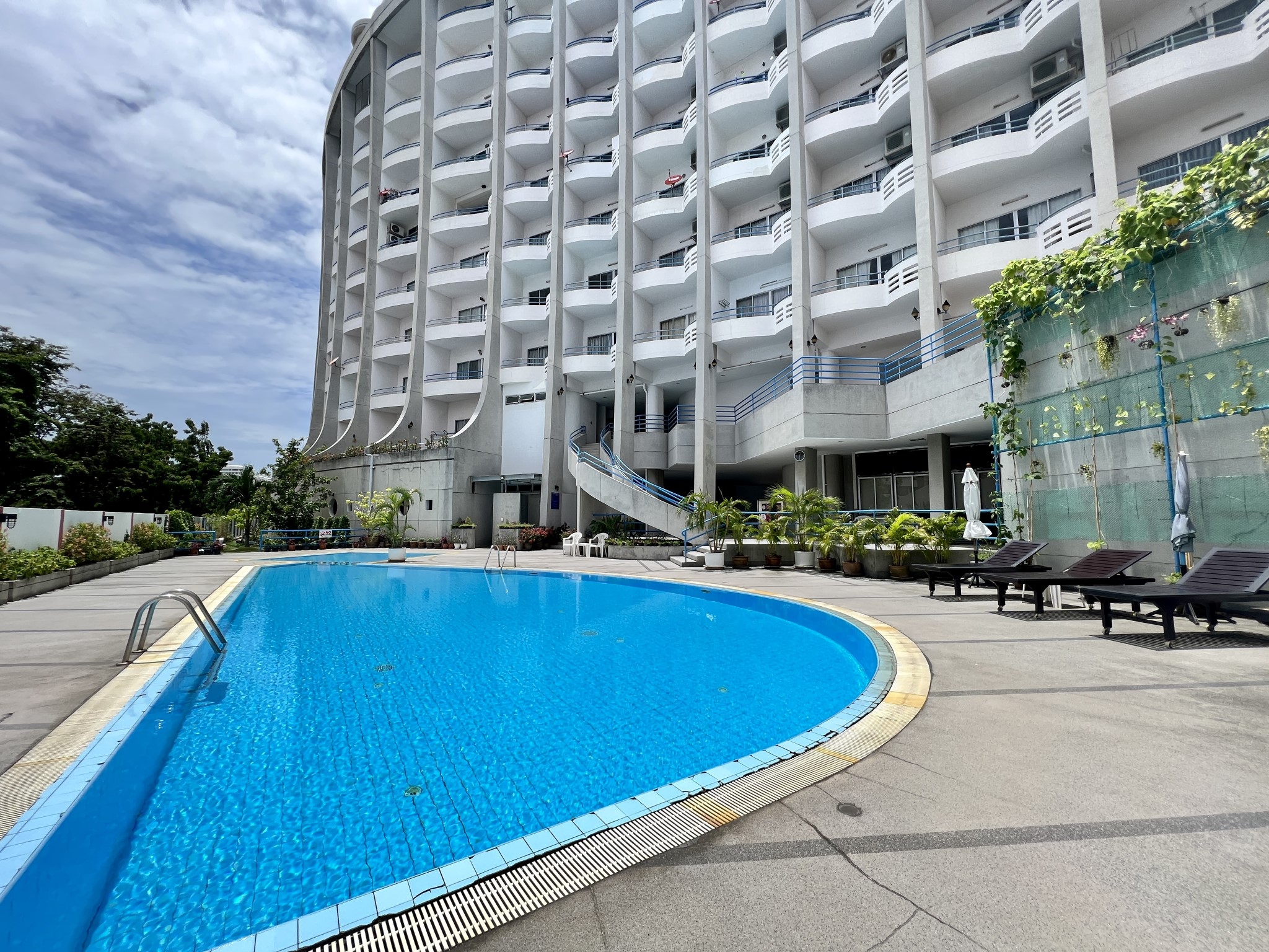 Peak Condo/F5 1 BED · 2 BATH · 105 SQ M · 1 BALCONY · CORNER CONDO · SEA VIEW 51