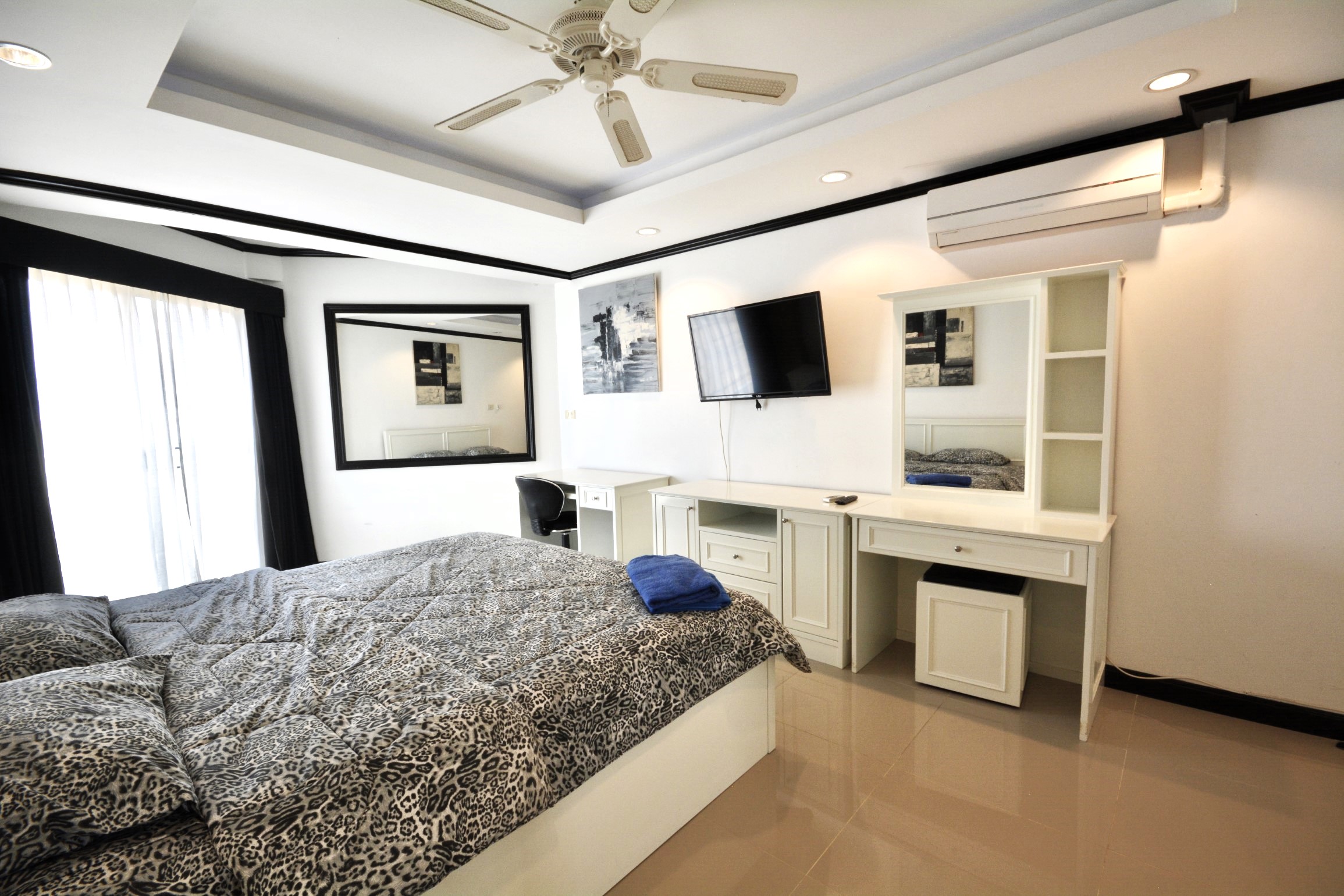 Jomtien Beach Condominium/A3/F12 CORNER APARTMENT · 2 BED · 1 BATH · 75 SQ M · 3 BALCONIES 19