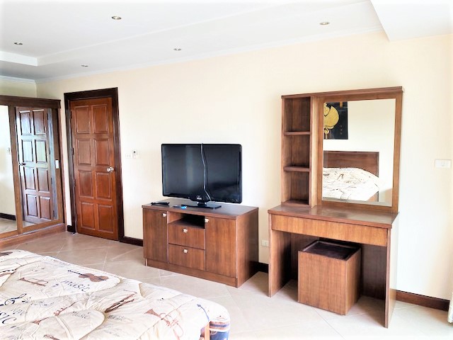 The Residence/F5 1 BED · 2 BATH · 81 SQ M · 1 BALCONY 19