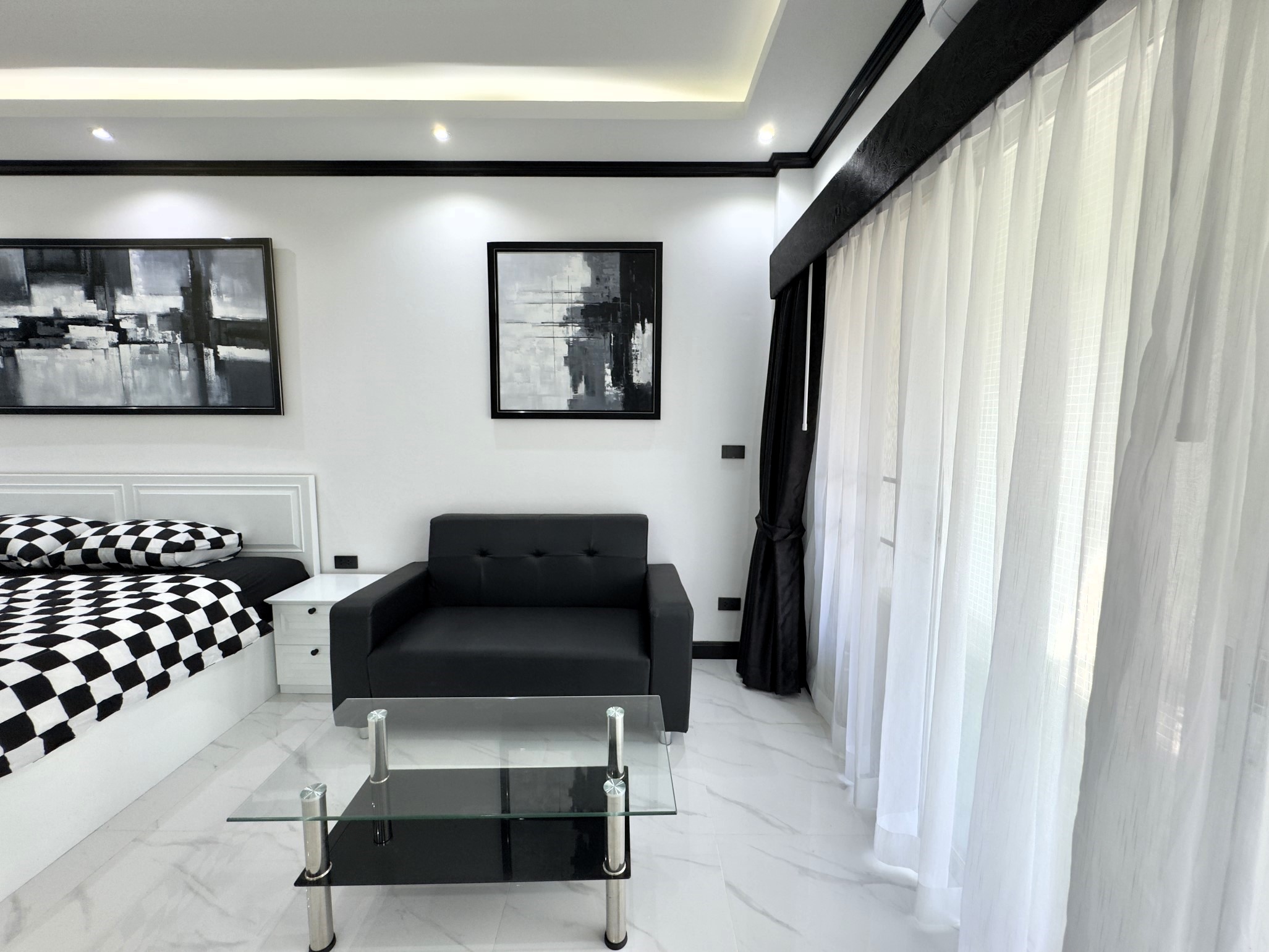 Baan Suan Lalana/SC/F3 LARGE STUDIO · 1 BATH · 40 SQ M · 1 BALCONY 20
