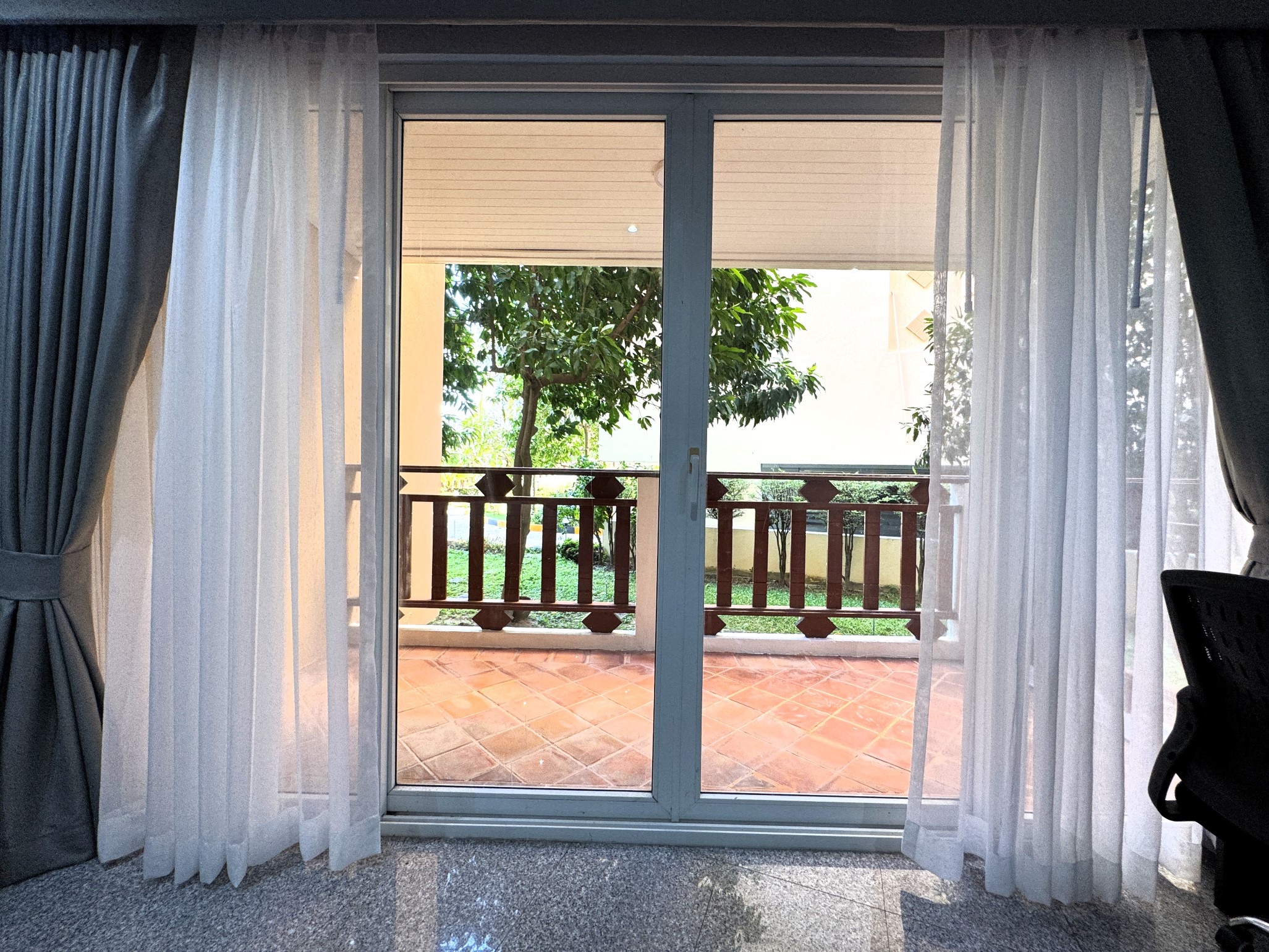 Royal Hill Resort/F1 LARGE CORNER CONDO · 2 BED · 2 BATH · 139 SQM · 3 LARGE BALCONIES · GARDEN VIEW 15