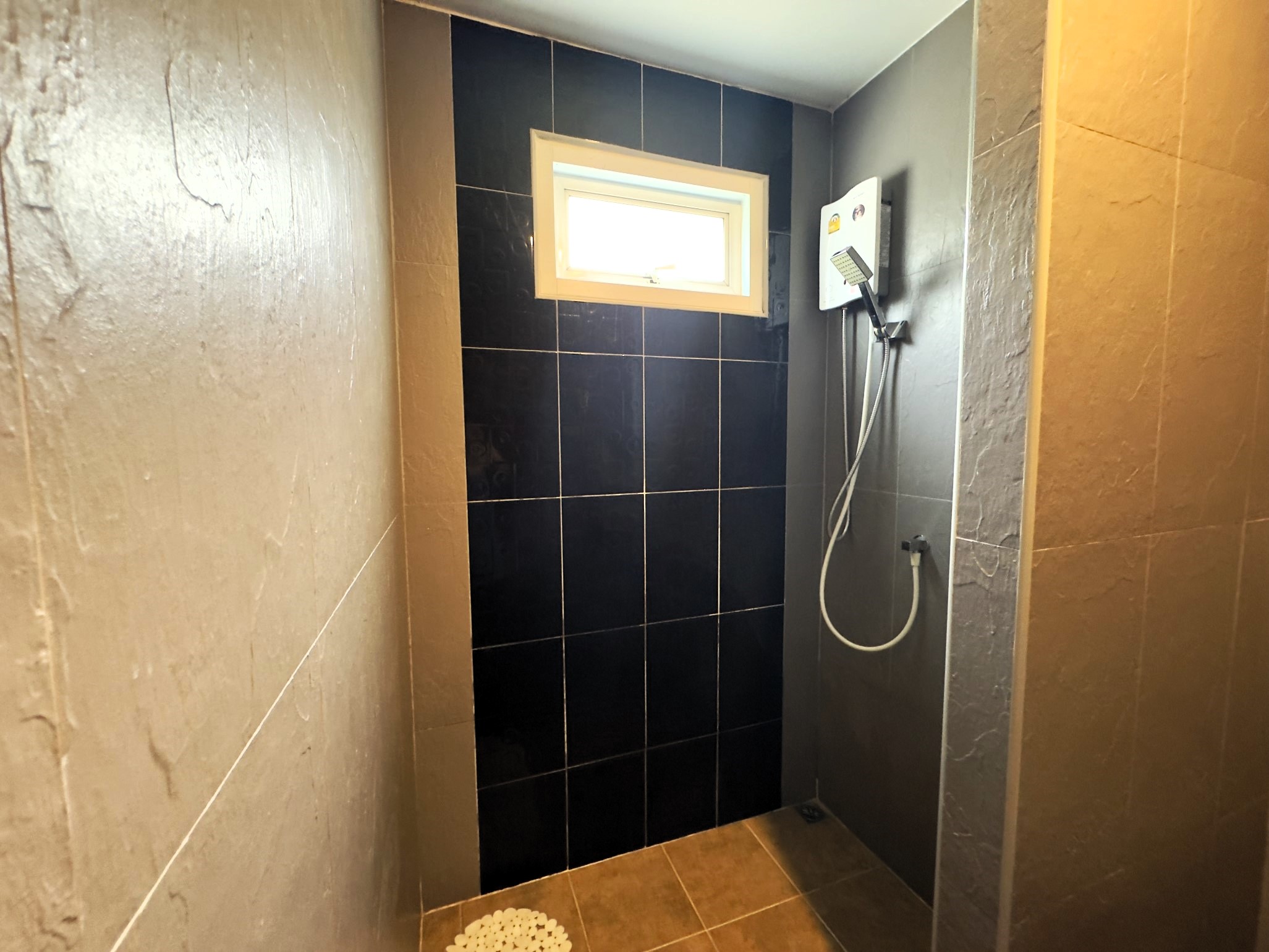 Beach Mountain 6/F2 STUDIO · 1 BATH · 31 SQ M · 1 BALCONY 13