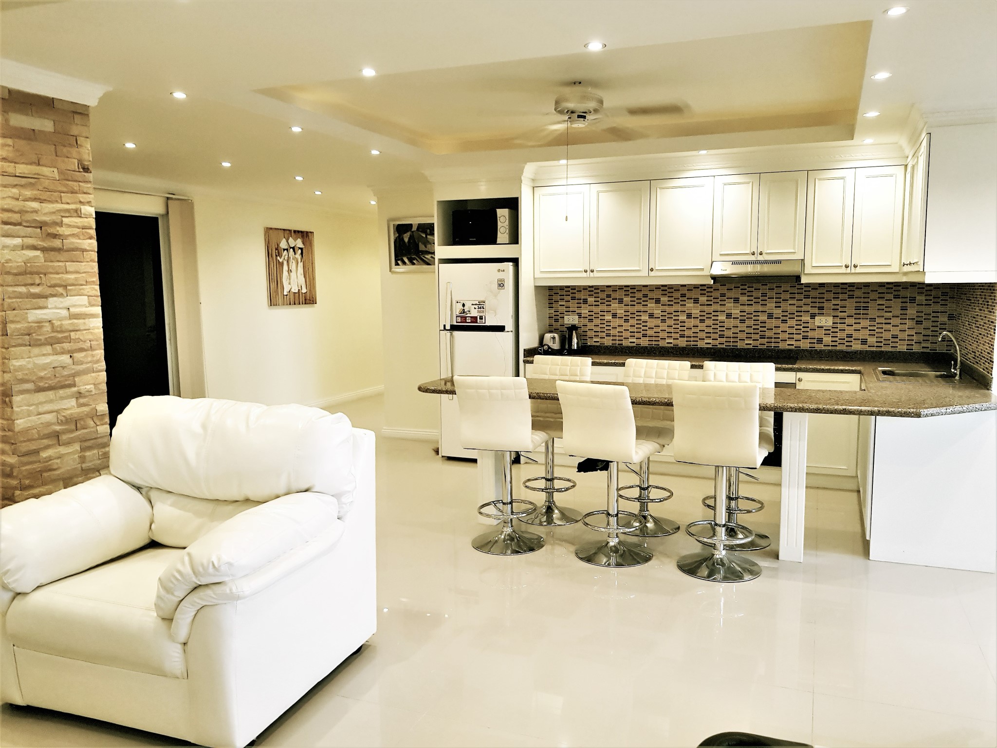 Rungfa/F10 2 BED · 3 BATH · 146 SQ M · LUXURY PENTHOUSE 10