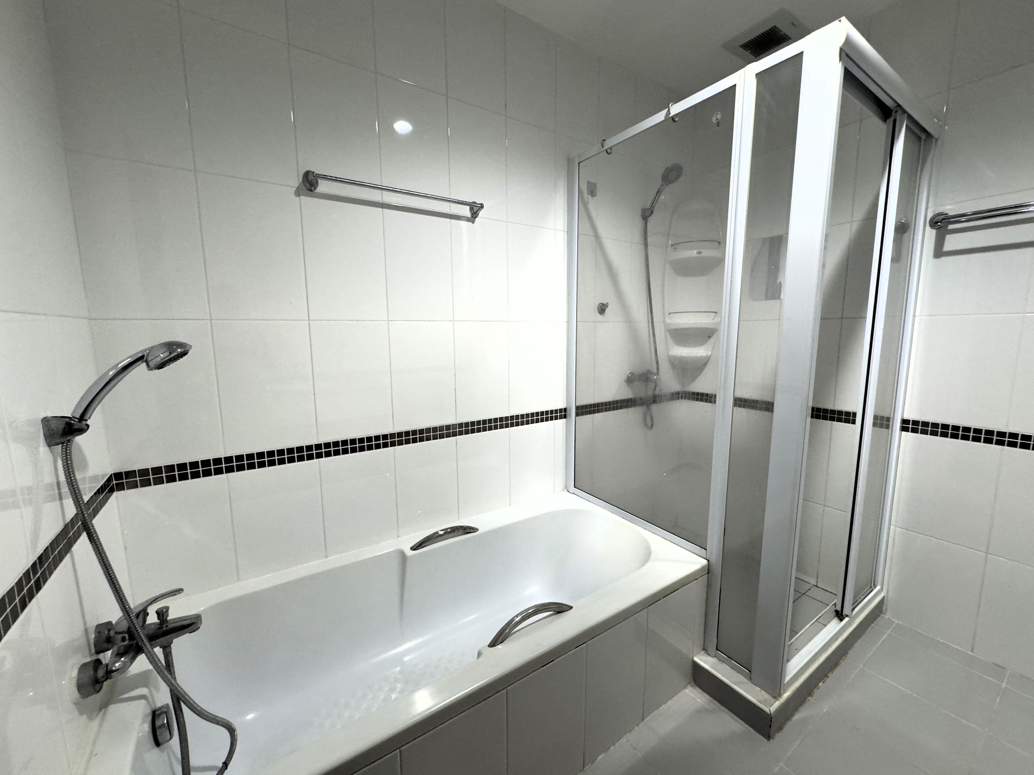 TW Platinum Suites/F3 1 BED · 1 BATH · 52 SQ M · 1 BALCONY · POOL VIEW 9