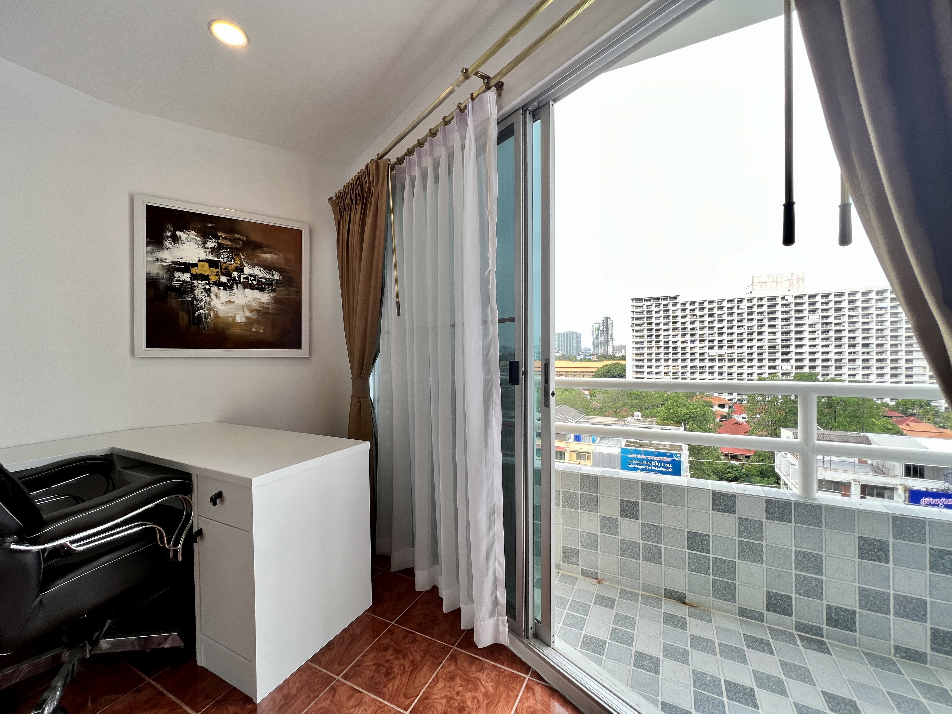 View Talay 1/F8 1 BEDROOM · 2 BATH · 95 SQ M · 2 BALCONIES · SEA & CITY VIEWS 9