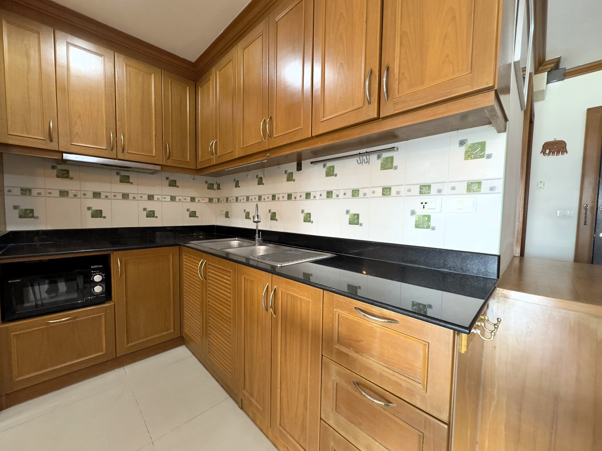 TW Platinum Suites/F3 1 BED · 1 BATH · 52 SQ M · 1 BALCONY · POOL VIEW 6
