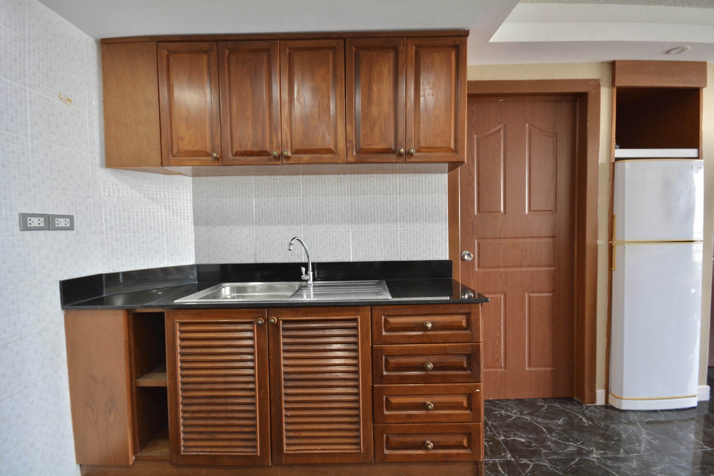 Angket/F10 2 BED · 1 BATH · 73 SQ M · 1 BALCONY · POOL VIEW 6