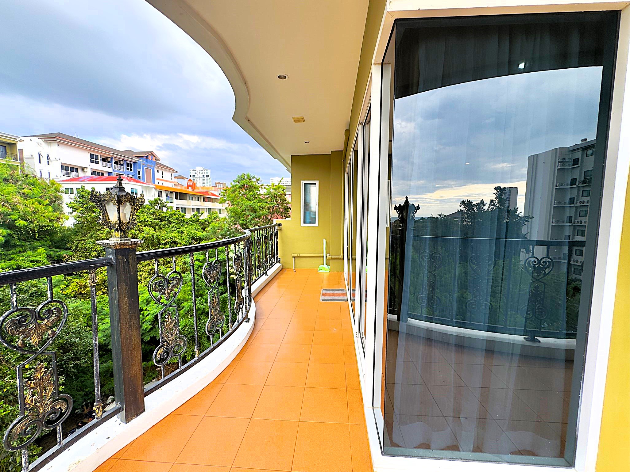 Siam Oriental Twins/F4 1 BED · 2 BATH · 82 SQ M · 2 BALCONIES · SEA VIEW 23