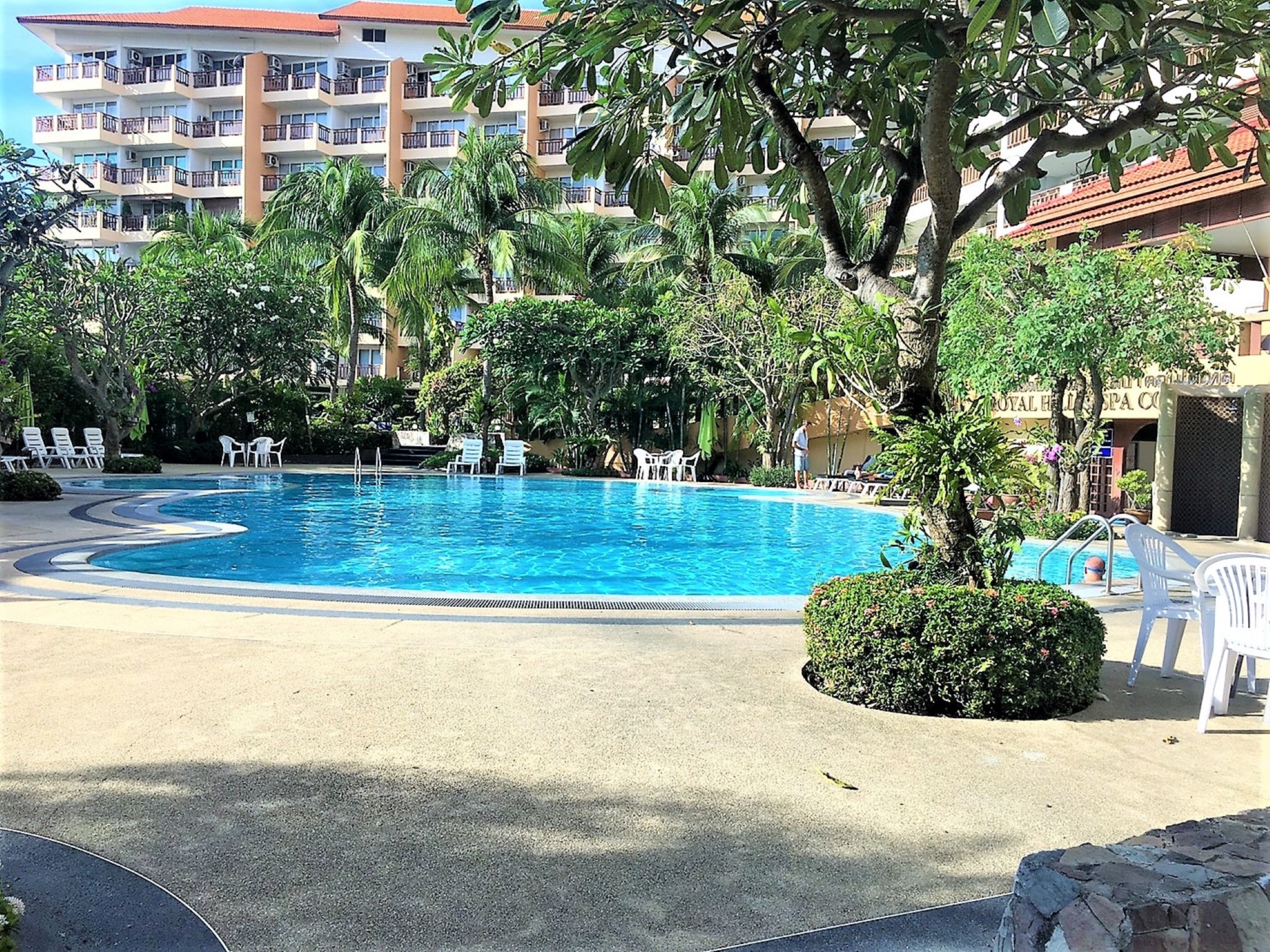Royal Hill Resort/F2 LARGE CORNER CONDO · 2 BED · 2 BATH · 139 SQM · 3 LARGE BALCONIES · GARDEN VIEW 25