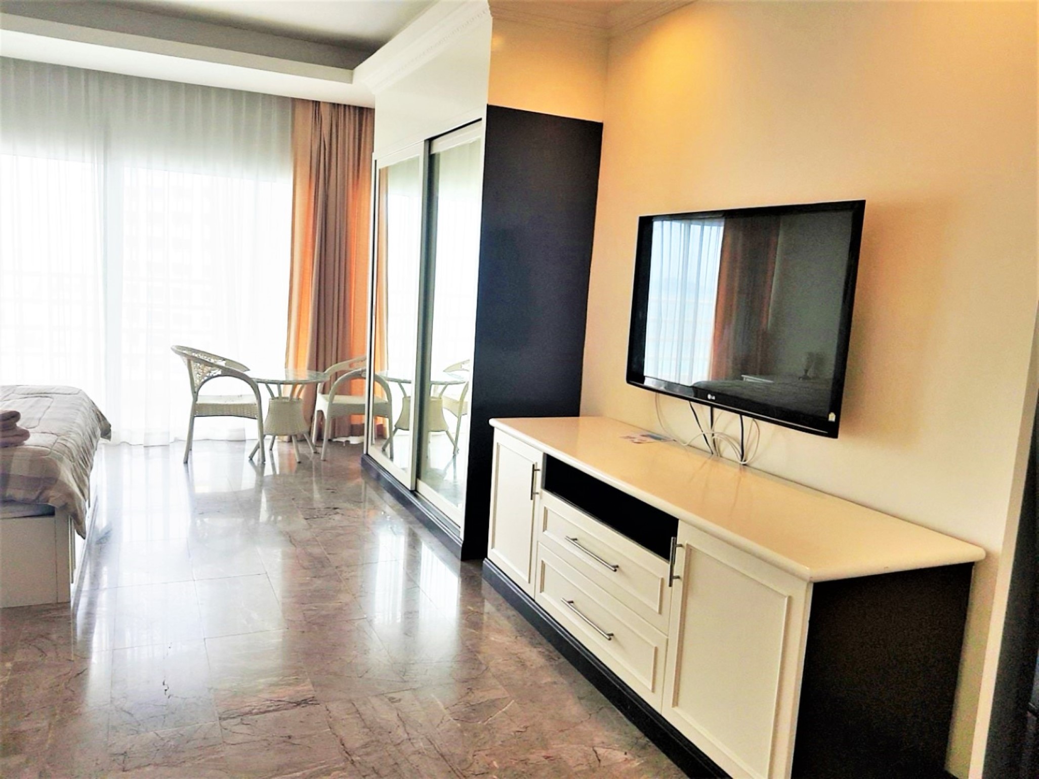 View Talay 8/F30 LARGE LUXURY STUDIO · 1 BATH · 48 SQ M · 1 BALCONY · FANTASTIC SEA VIEW 4
