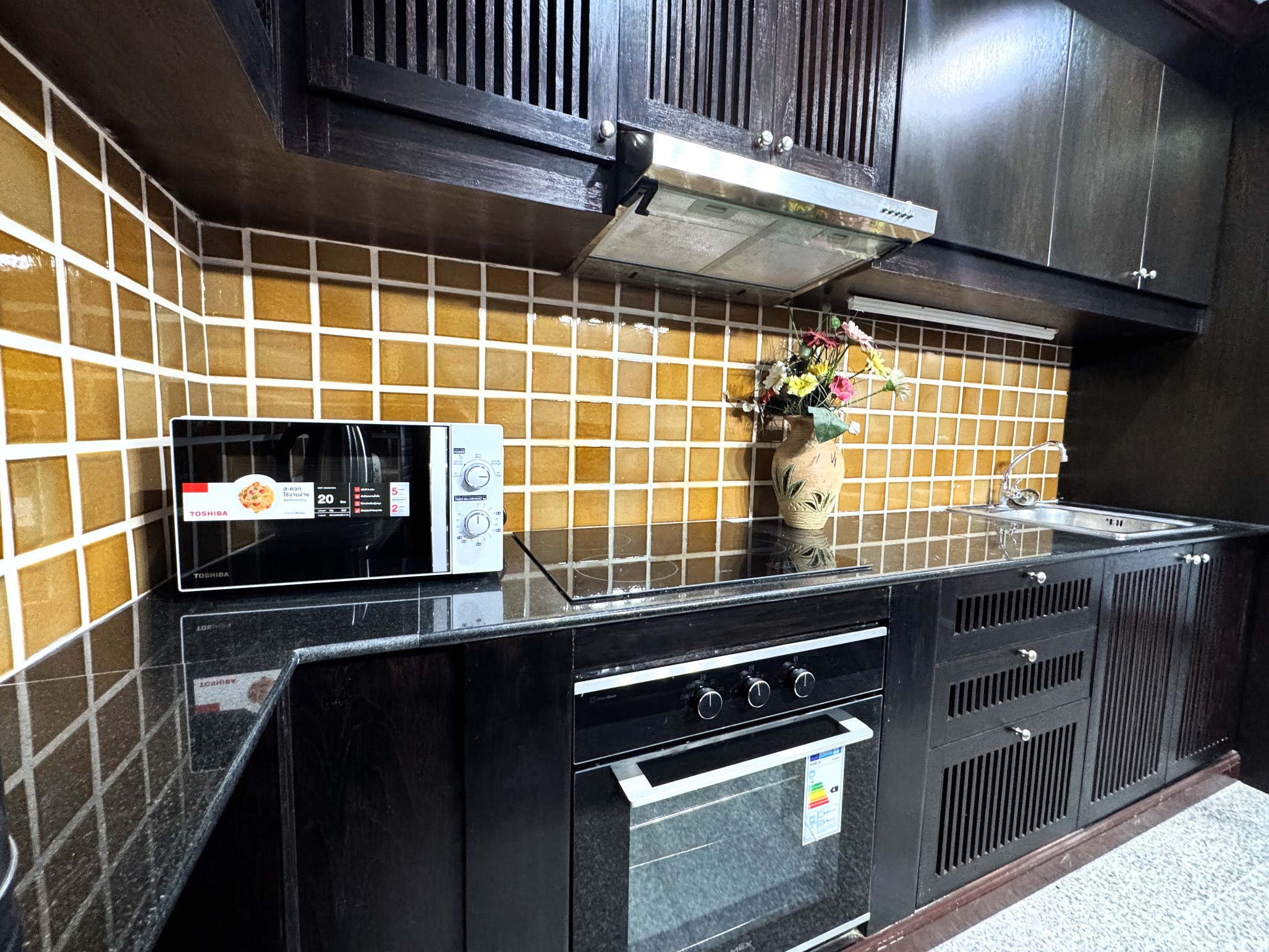 Royal Hill Resort/F1 LARGE CORNER CONDO · 2 BED · 2 BATH · 139 SQM · 3 LARGE BALCONIES · GARDEN VIEW 7