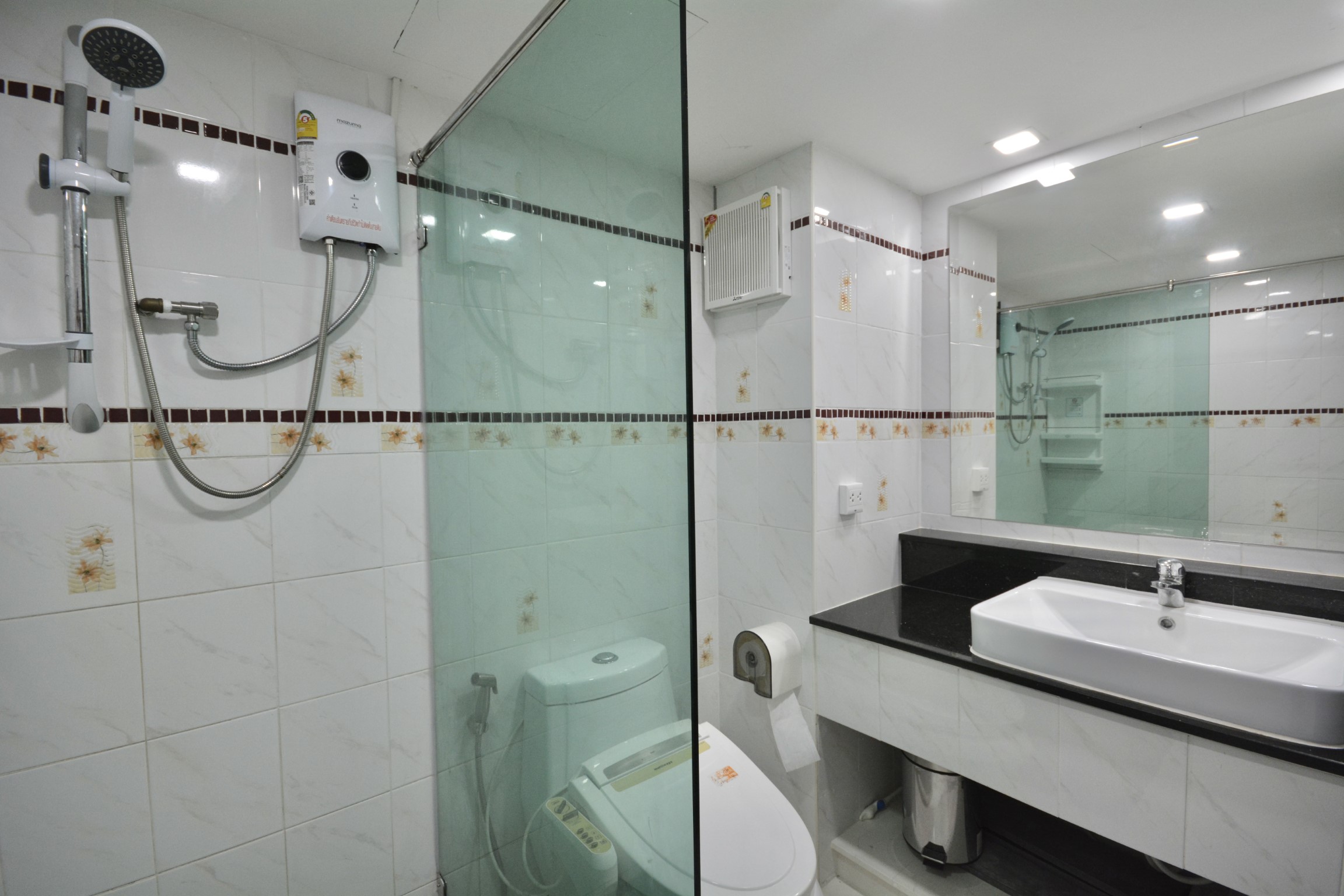 Angket/F17 1 BED · 2 BATH · 108 SQ M · 1 BALCONY · SEA & CITY VIEWS 16