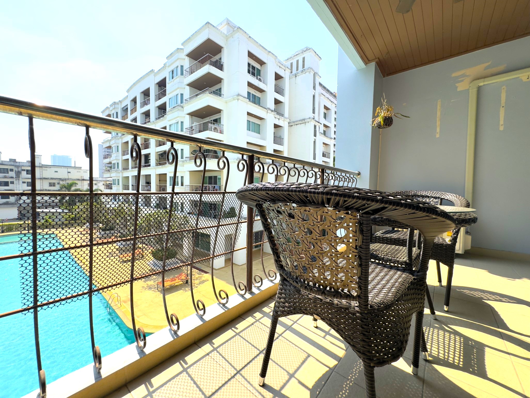 TW Platinum Suites/F3 1 BED · 1 BATH · 52 SQ M · 1 BALCONY · POOL VIEW 21
