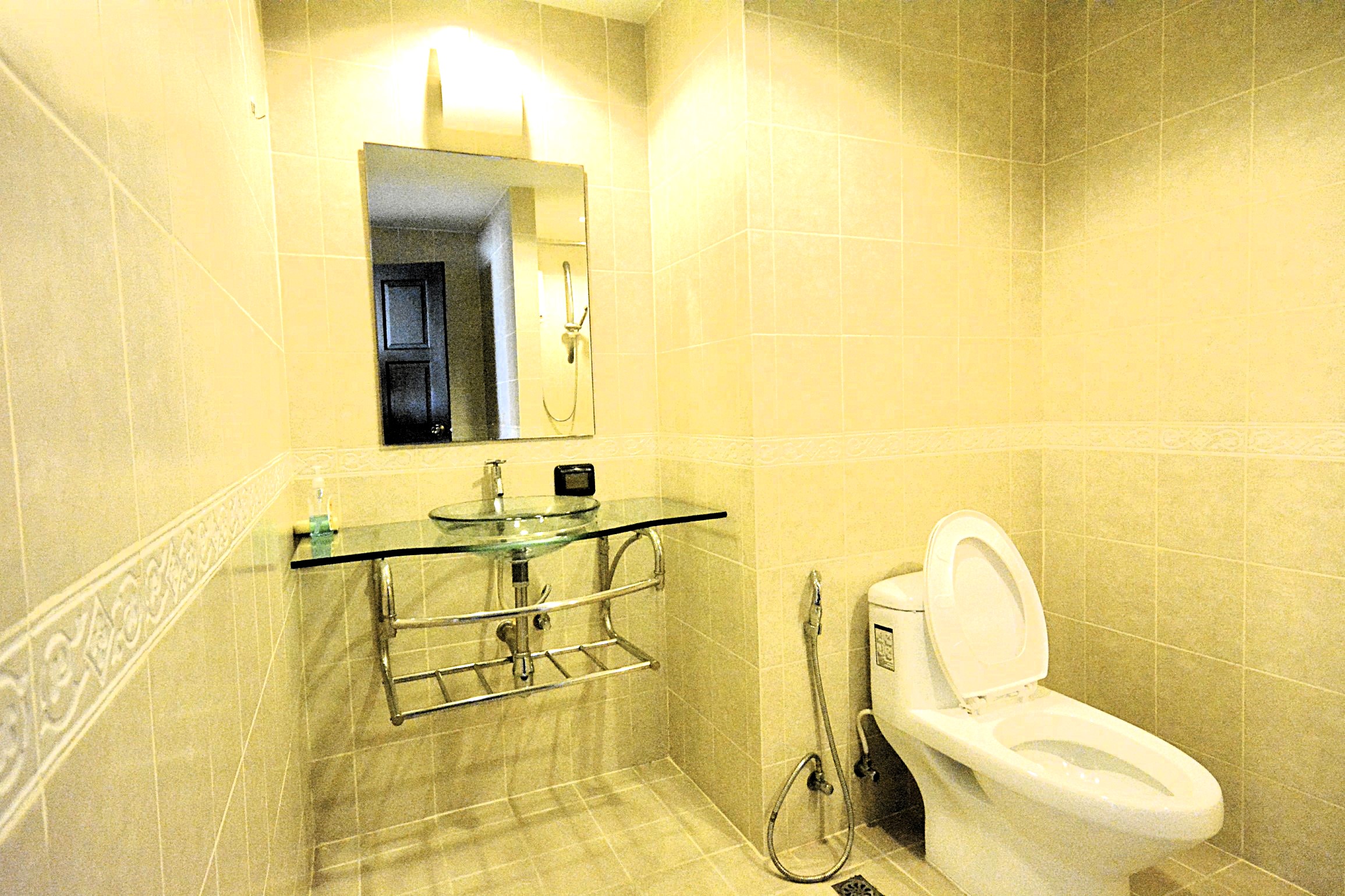 Park Lane/F6 2 BED · 2 BATH · 74 SQ M · 2 BALCONIES 16