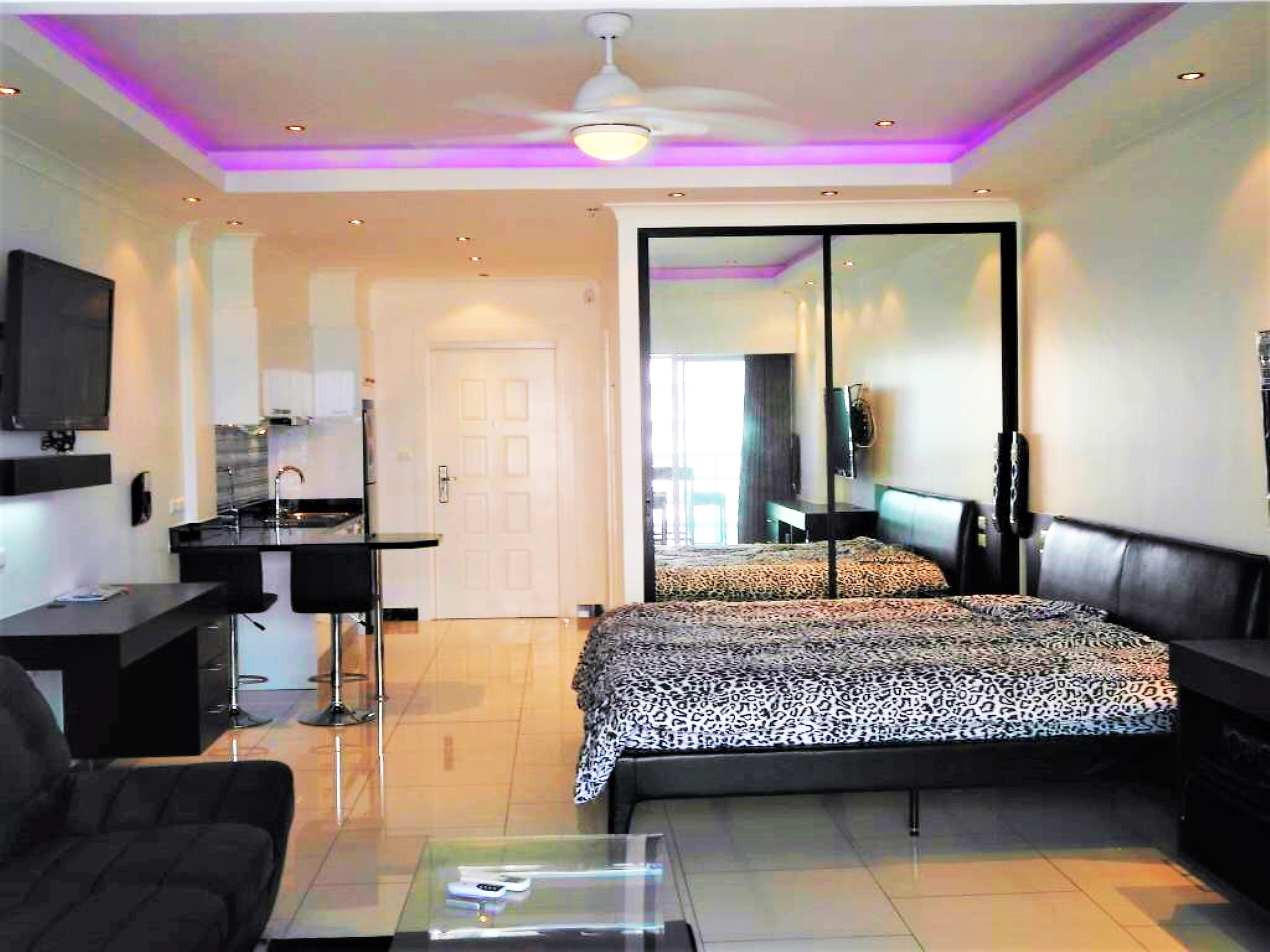 View Talay 8/F25 LARGE LUXURY STUDIO · 1 BATH · 48 SQ M · 1 BALCONY · FANTASTIC SEA VIEW
