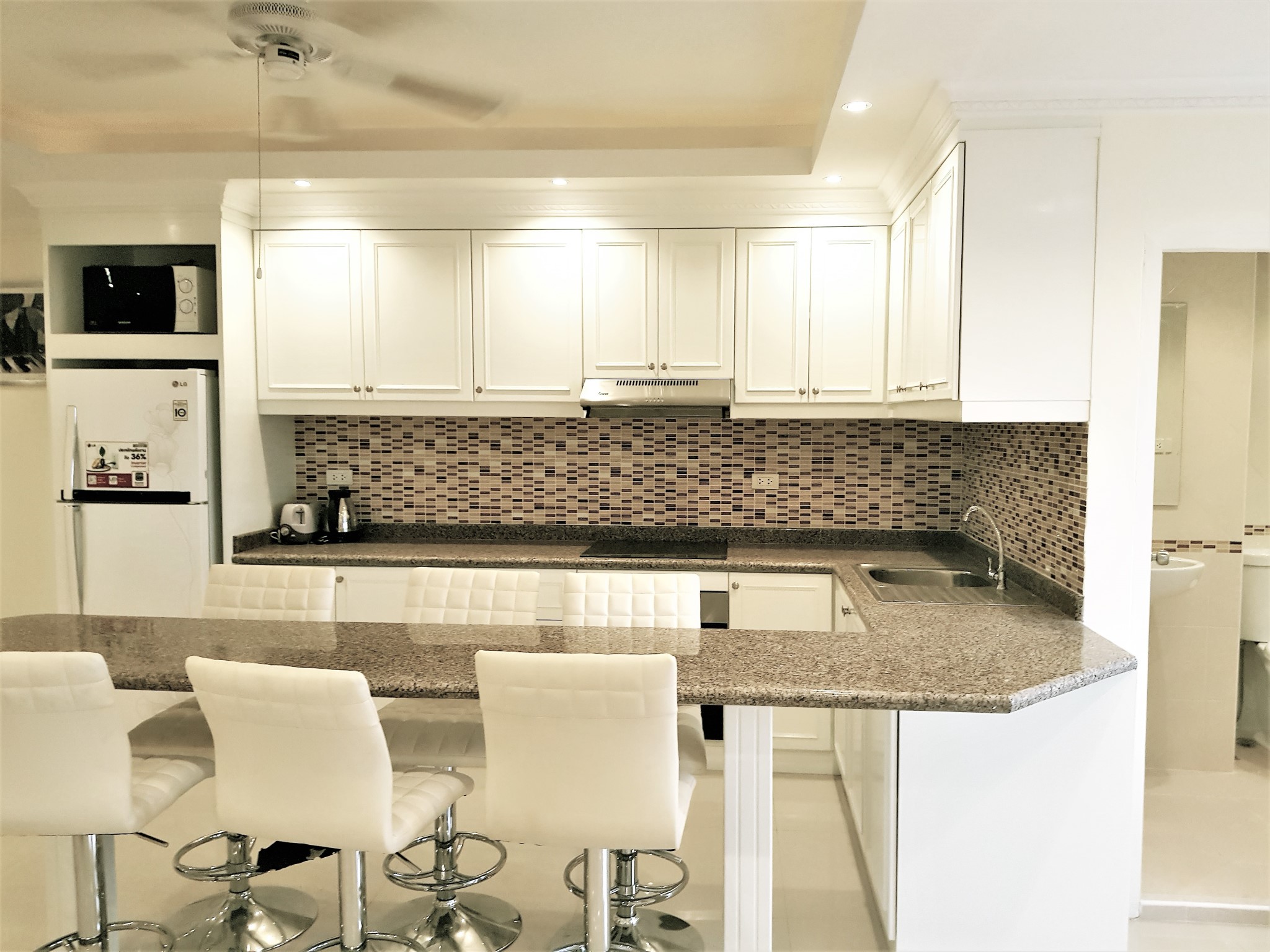 Rungfa/F10 2 BED · 3 BATH · 146 SQ M · LUXURY PENTHOUSE 11