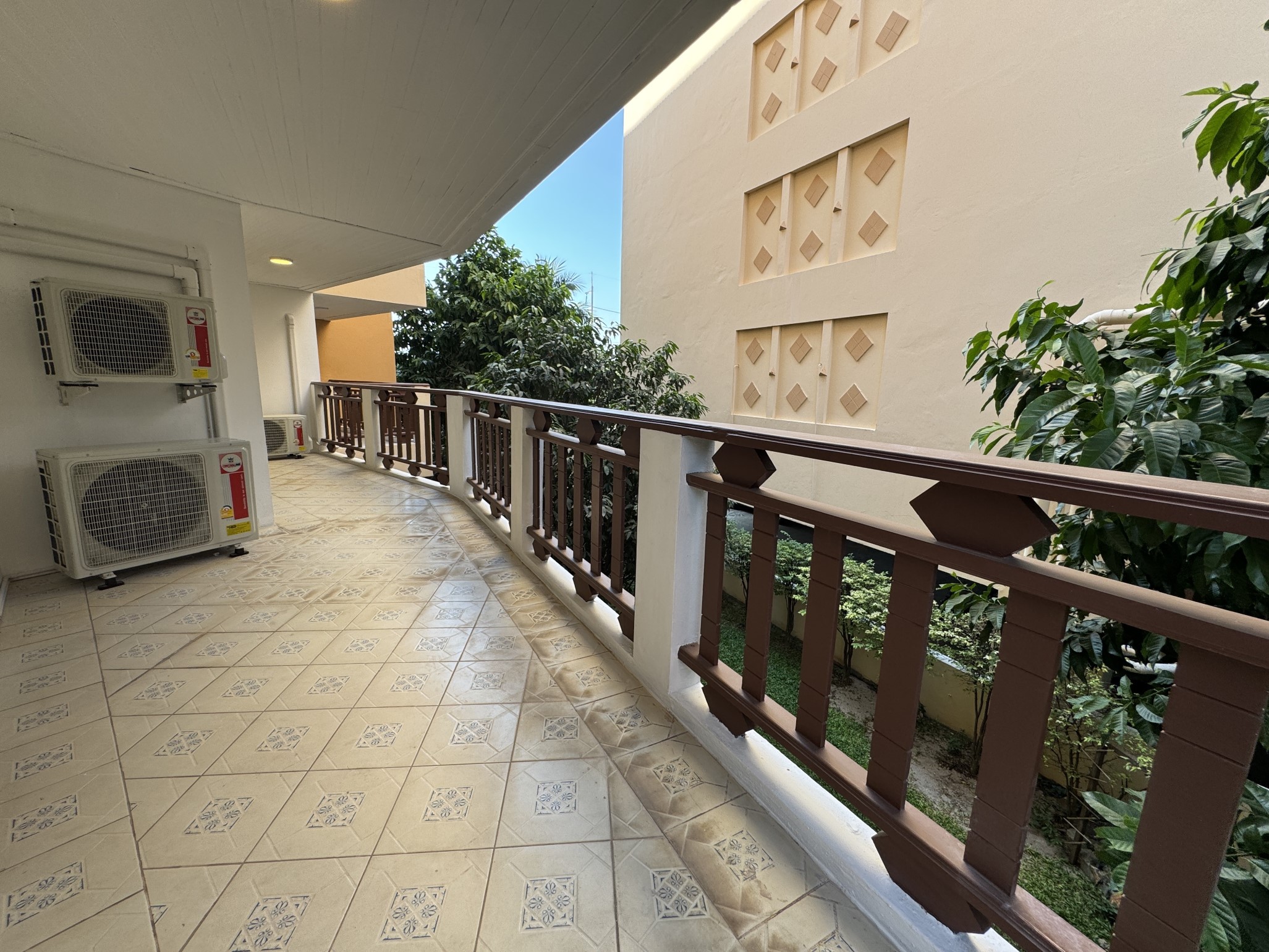 Royal Hill Resort/F2 LARGE CORNER CONDO · 2 BED · 2 BATH · 139 SQM · 3 LARGE BALCONIES · GARDEN VIEW 23