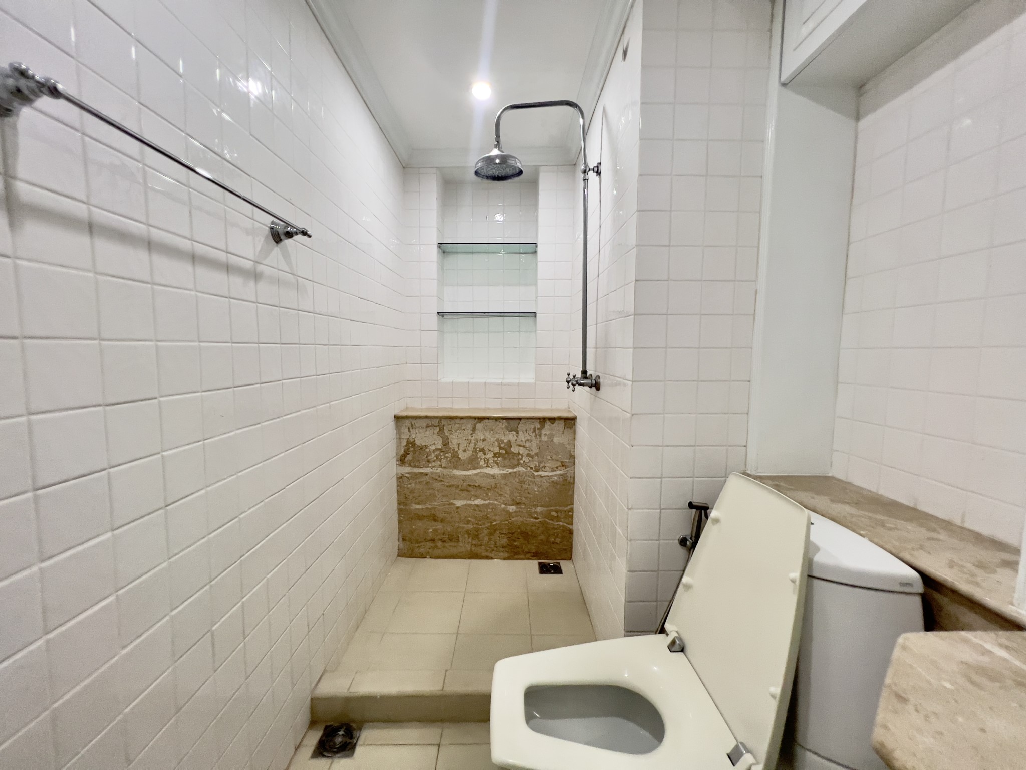 Peak Condo/F5 1 BED · 2 BATH · 105 SQ M · 1 BALCONY · CORNER CONDO · SEA VIEW 40