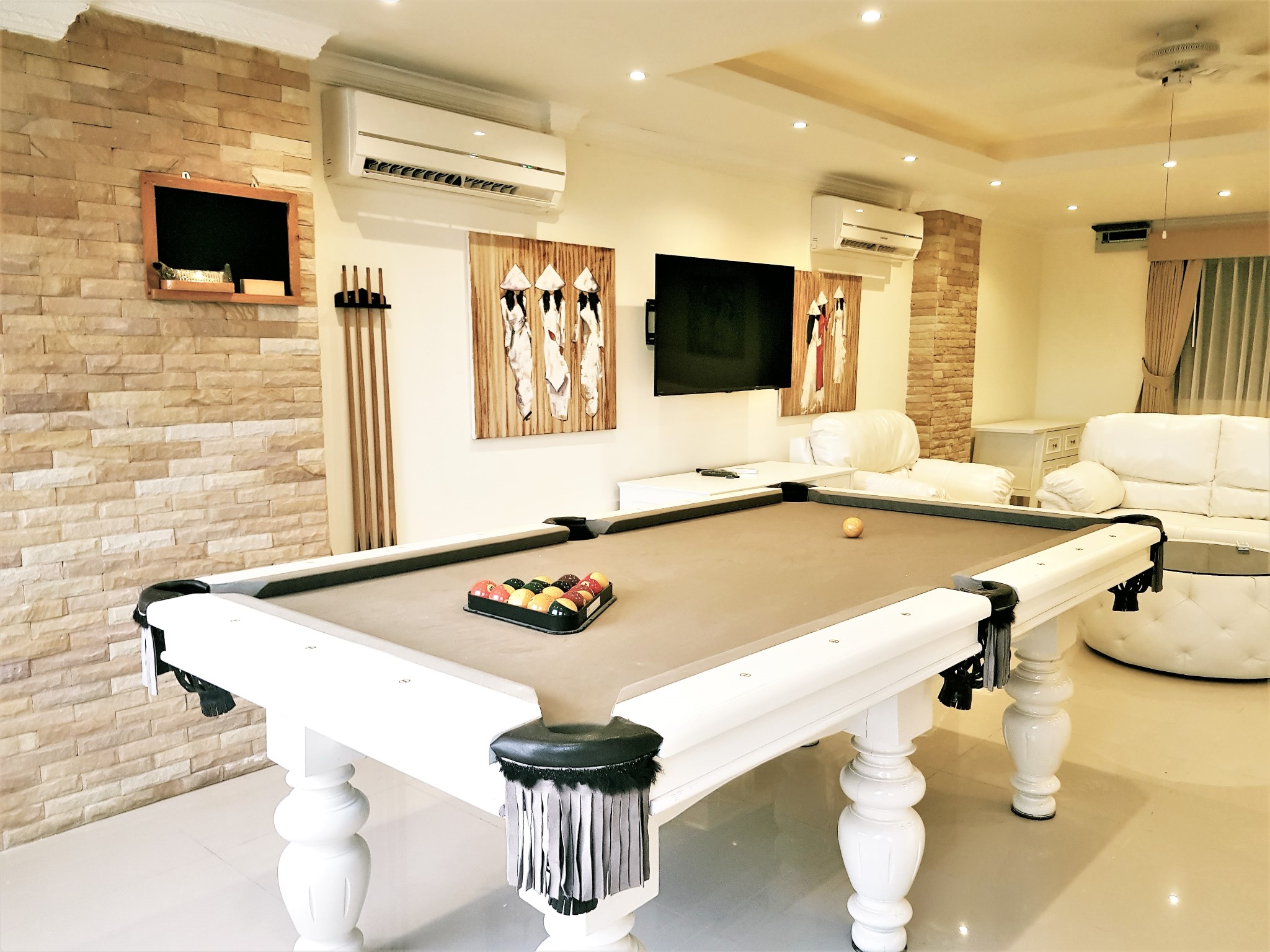 Rungfa/F10 2 BED · 3 BATH · 146 SQ M · LUXURY PENTHOUSE 4