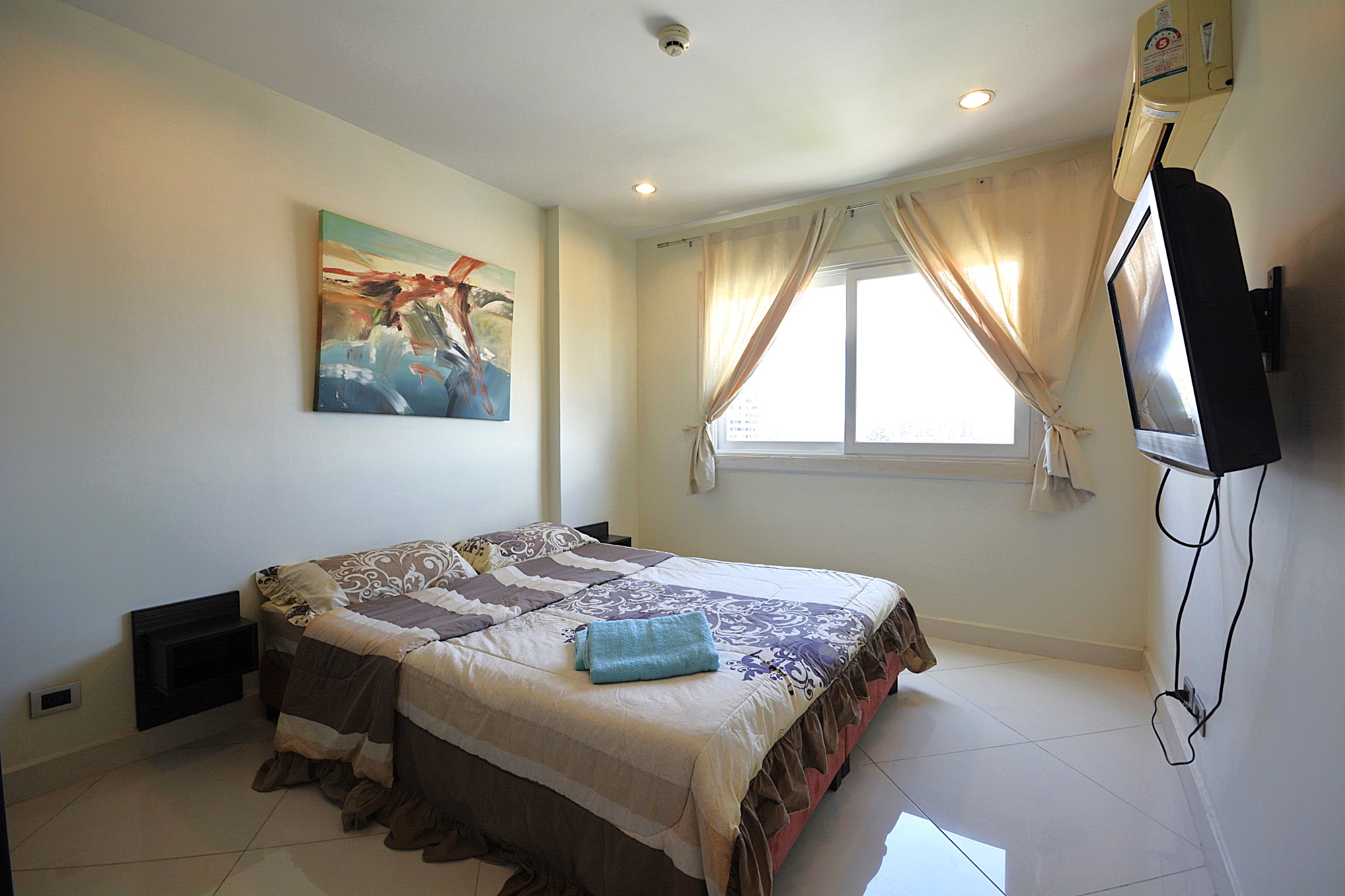 Park Lane/F6 2 BED · 2 BATH · 74 SQ M · 2 BALCONIES 12