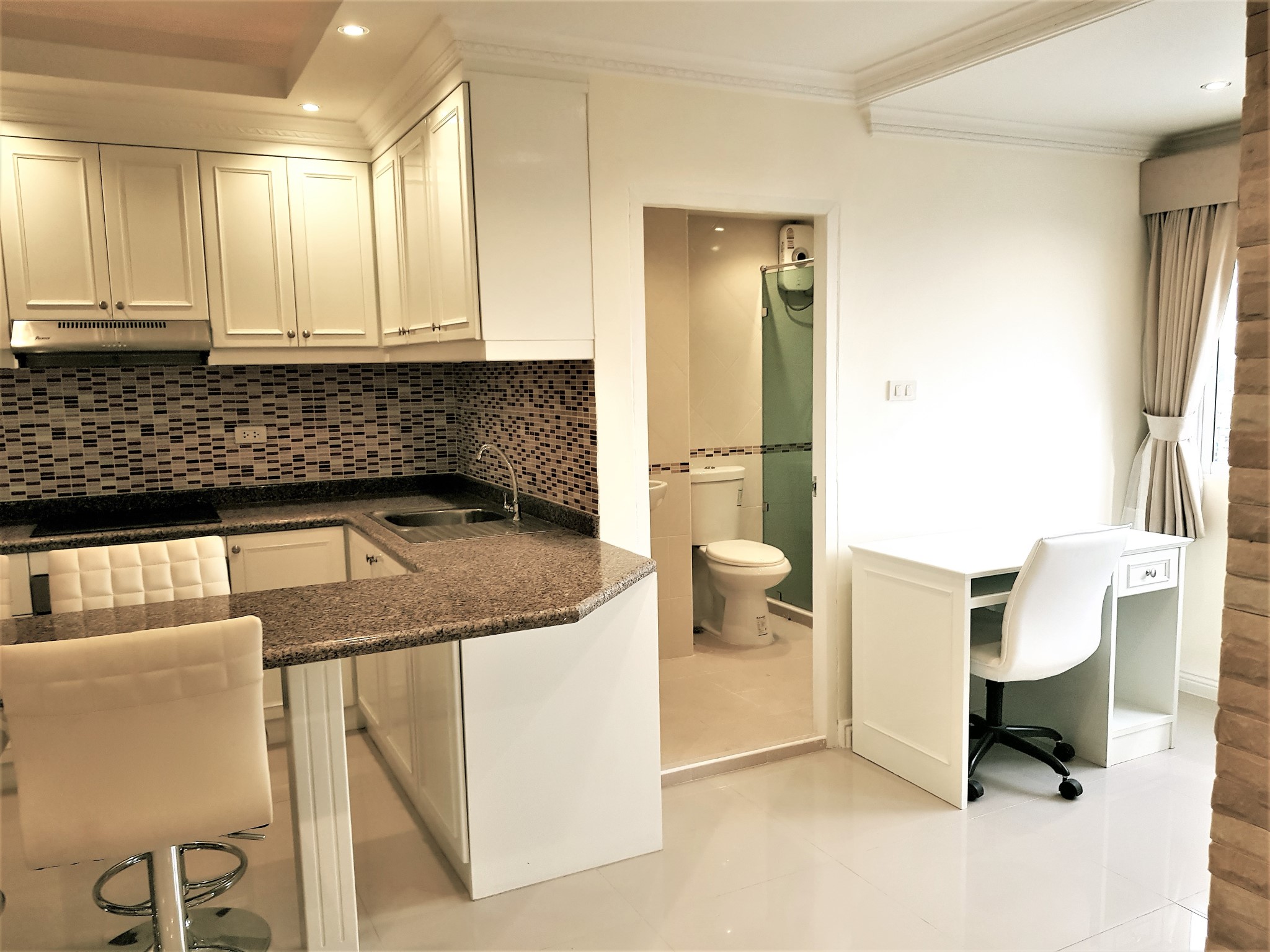 Rungfa/F10 2 BED · 3 BATH · 146 SQ M · LUXURY PENTHOUSE 14