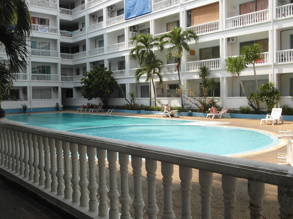 Majestic/F5 1 BED · 2 BATH · 57 SQ M · 1 BALCONY · POOL & GARDEN VIEW 27