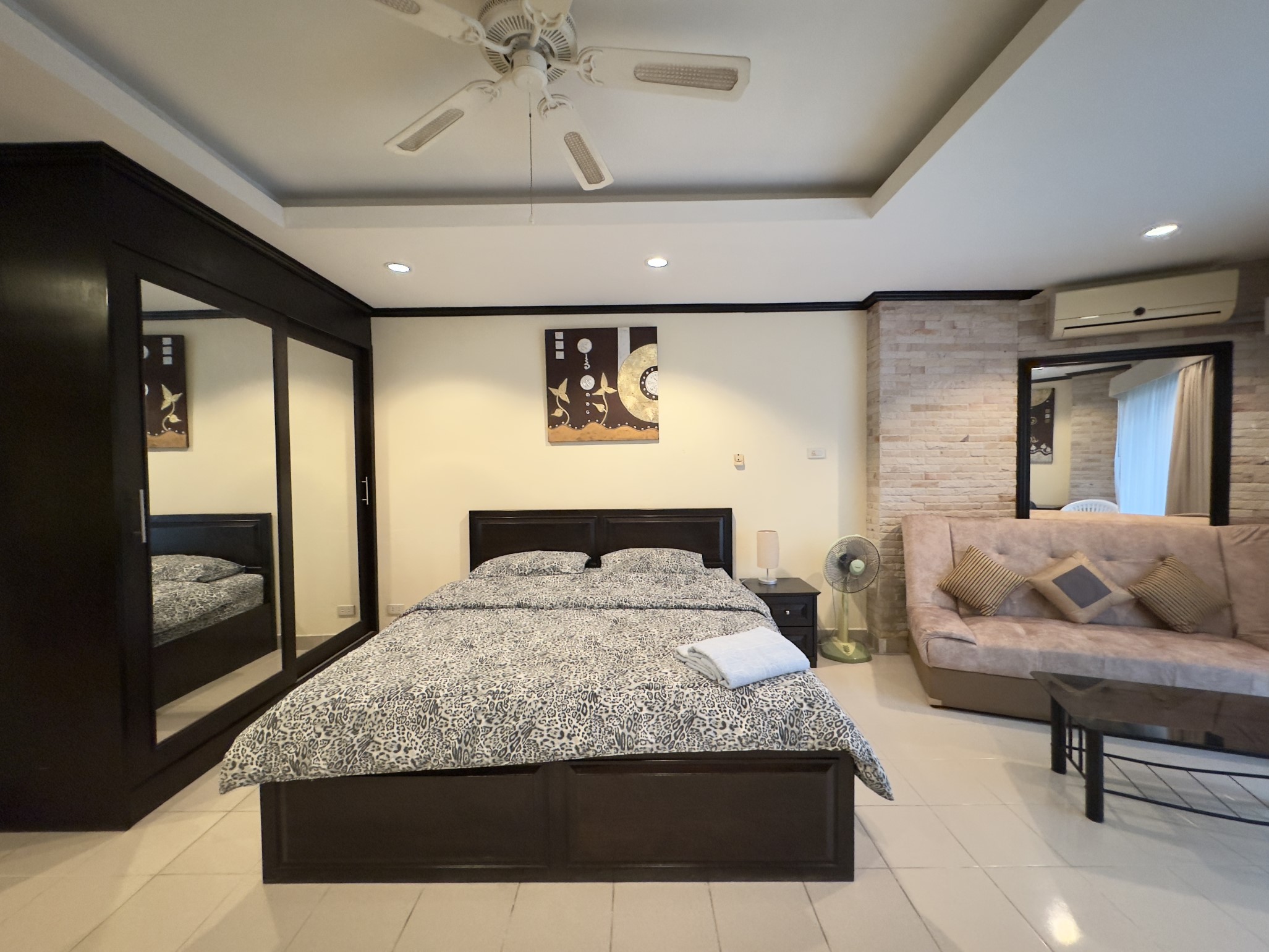 View Talay 1//F2 LARGE STUDIO · 1 BATH · 37 SQ M · 1 BALCONY 5