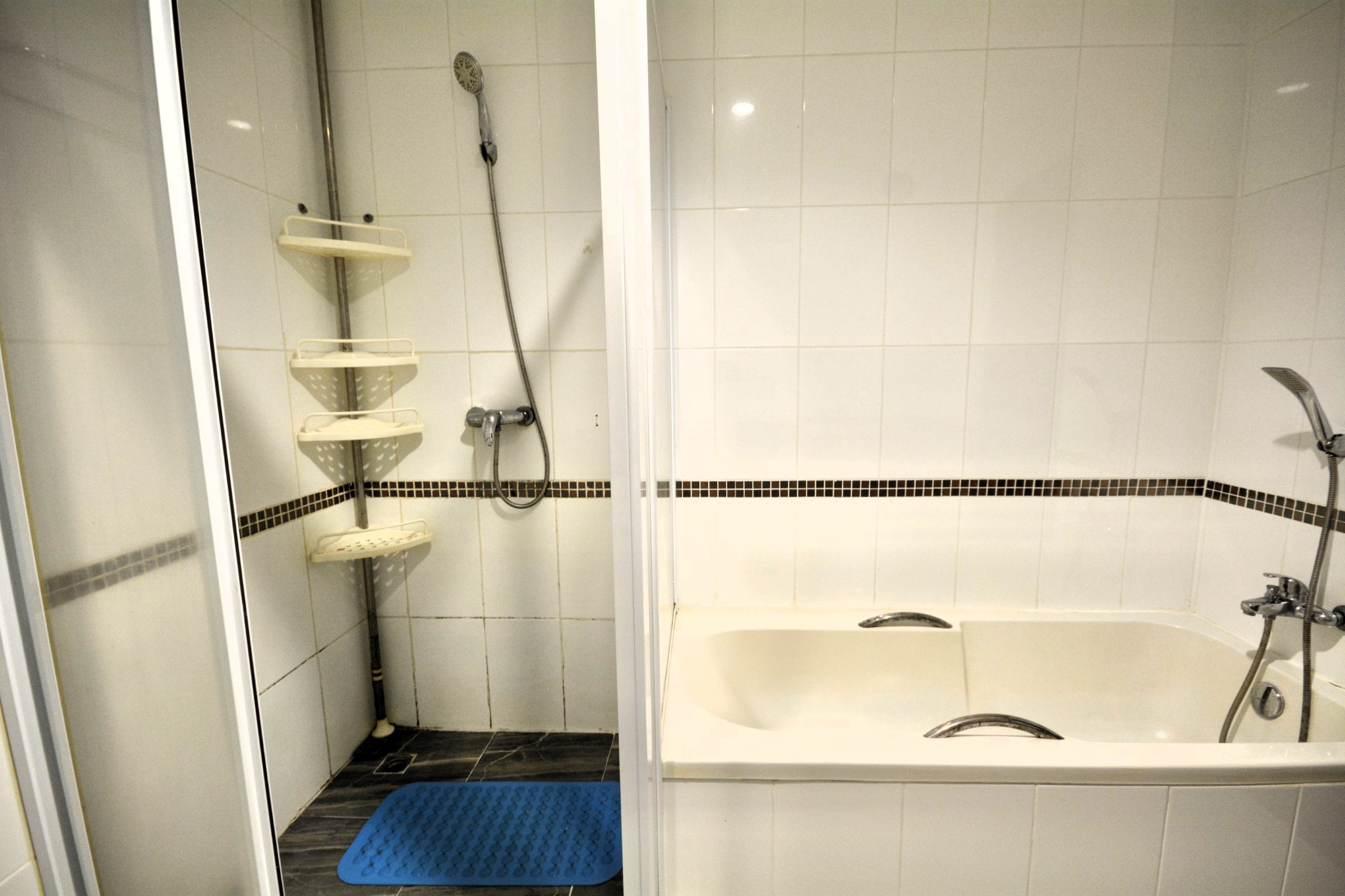 TW Platinum Suites/F4 1 BED · 1 BATH · 52 SQ M · 1 BALCONY 10