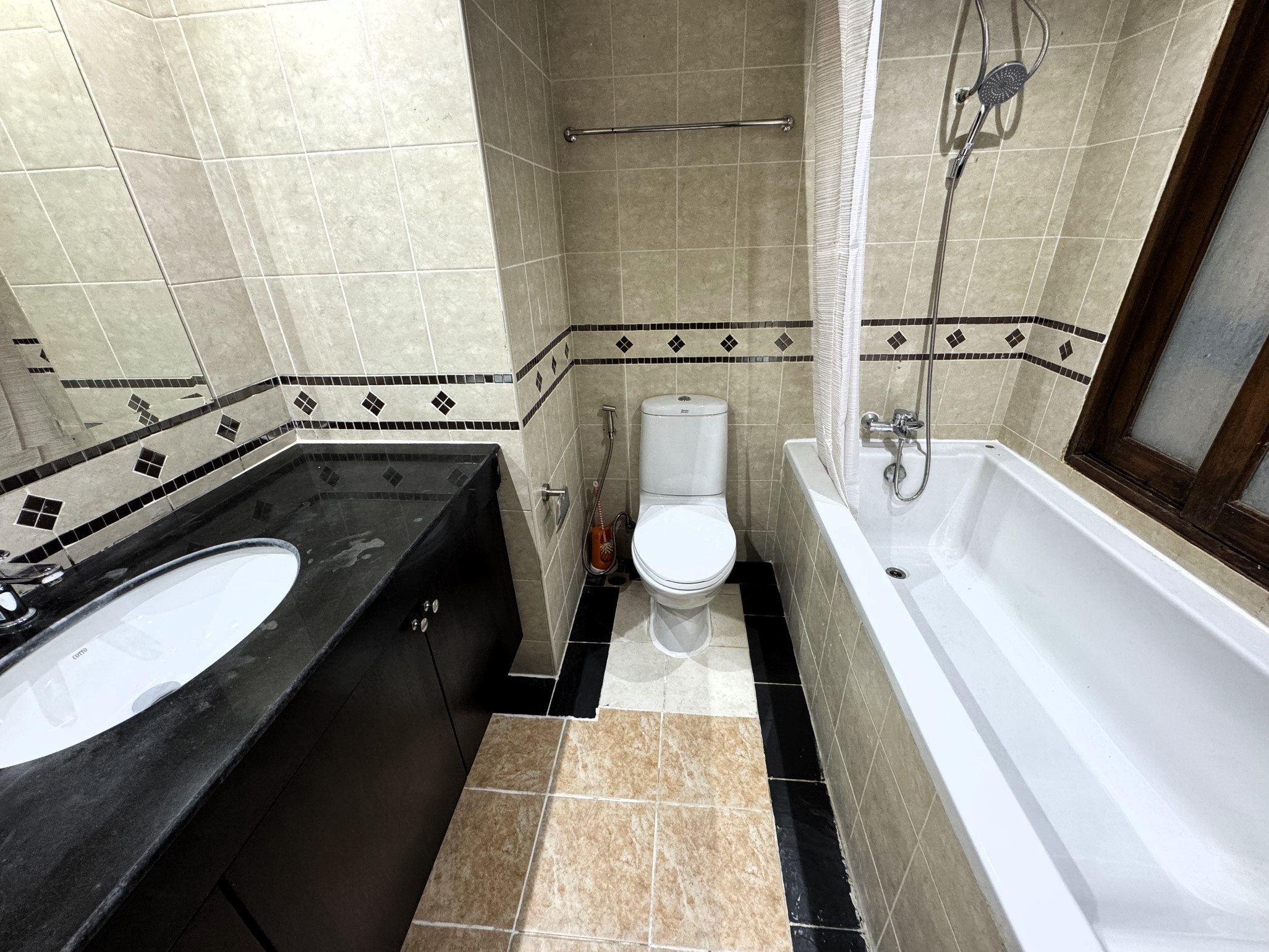 Royal Hill Resort/F1 LARGE CORNER CONDO · 2 BED · 2 BATH · 139 SQM · 3 LARGE BALCONIES · GARDEN VIEW 17