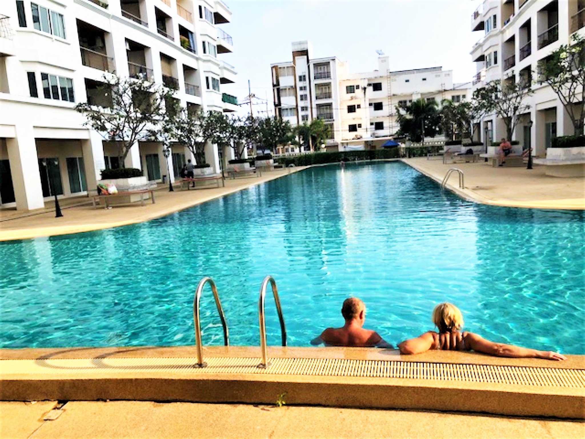 TW Platinum Suites/F3 1 BED · 1 BATH · 52 SQ M · 1 BALCONY · POOL VIEW 33