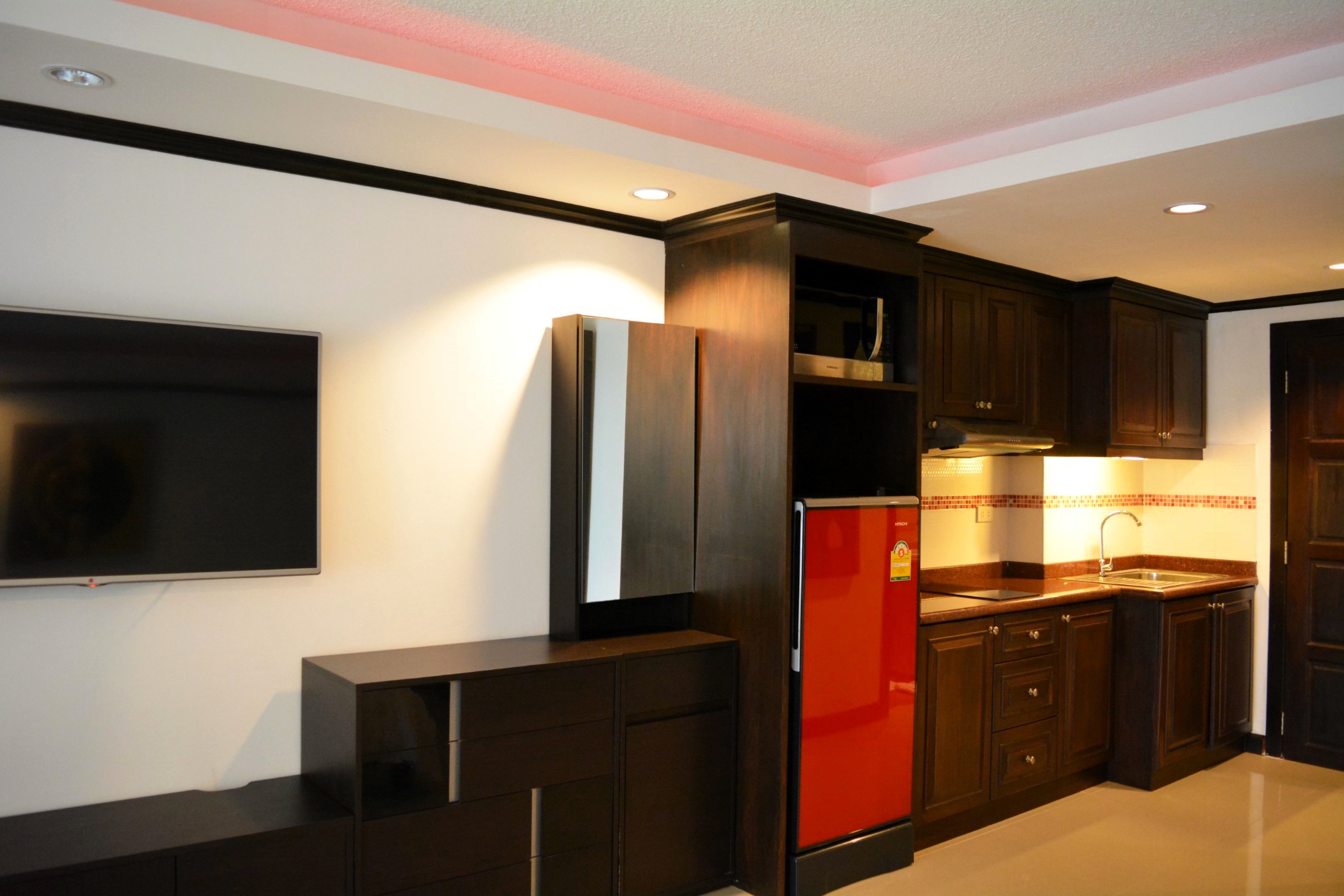 Angket/F14 STUDIO · 1 BATH · 37 SQ M · 1 BALCONY 2