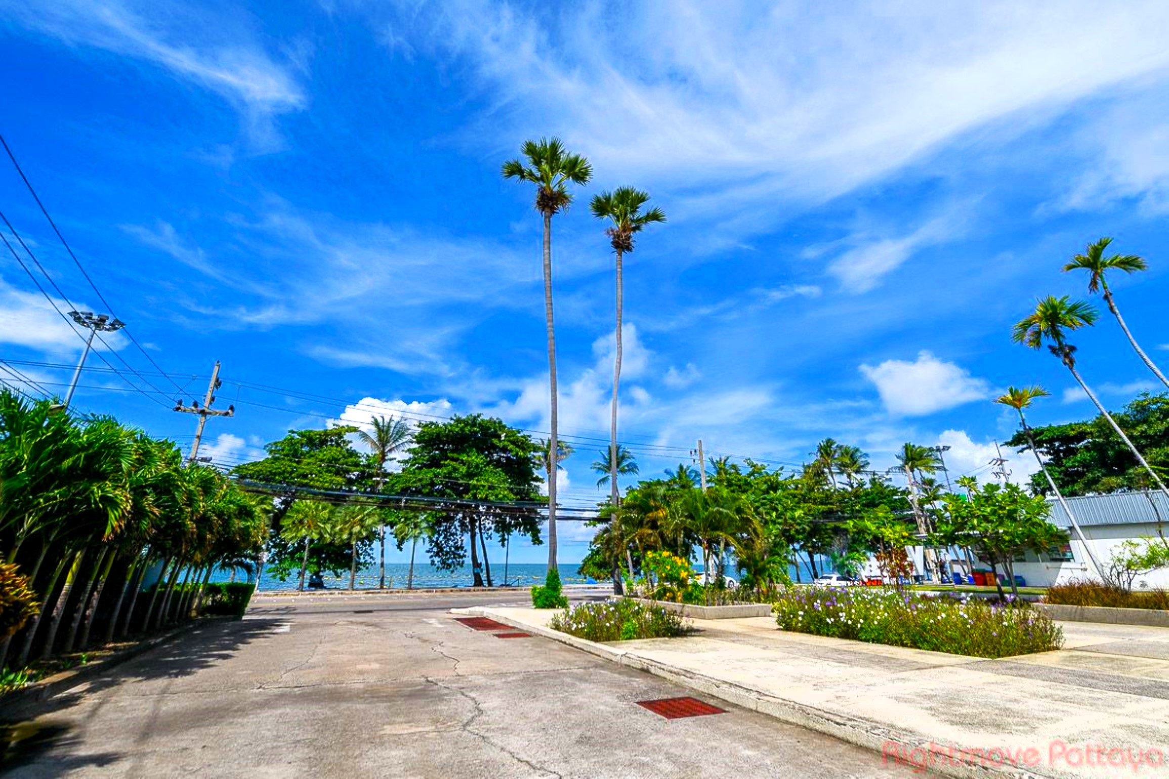View Talay 8/F30 LARGE LUXURY STUDIO · 1 BATH · 48 SQ M · 1 BALCONY · FANTASTIC SEA VIEW 25