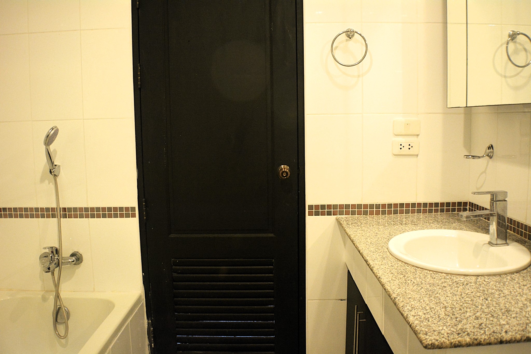TW Platinum Suites/F6 LARGE STUDIO · 1 BATH · 49 SQ M · 1 BALCONY 8