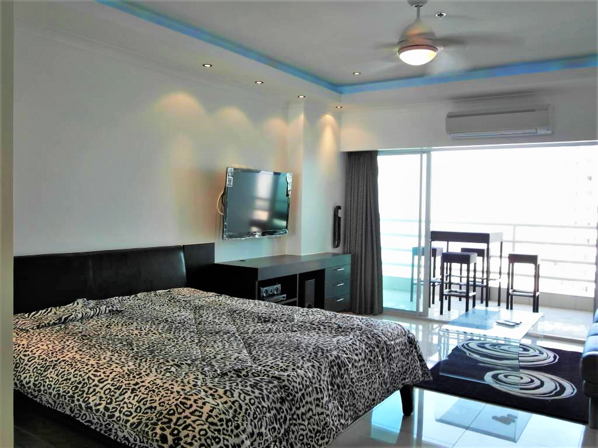 View Talay 8/F25 LARGE LUXURY STUDIO · 1 BATH · 48 SQ M · 1 BALCONY · FANTASTIC SEA VIEW 4