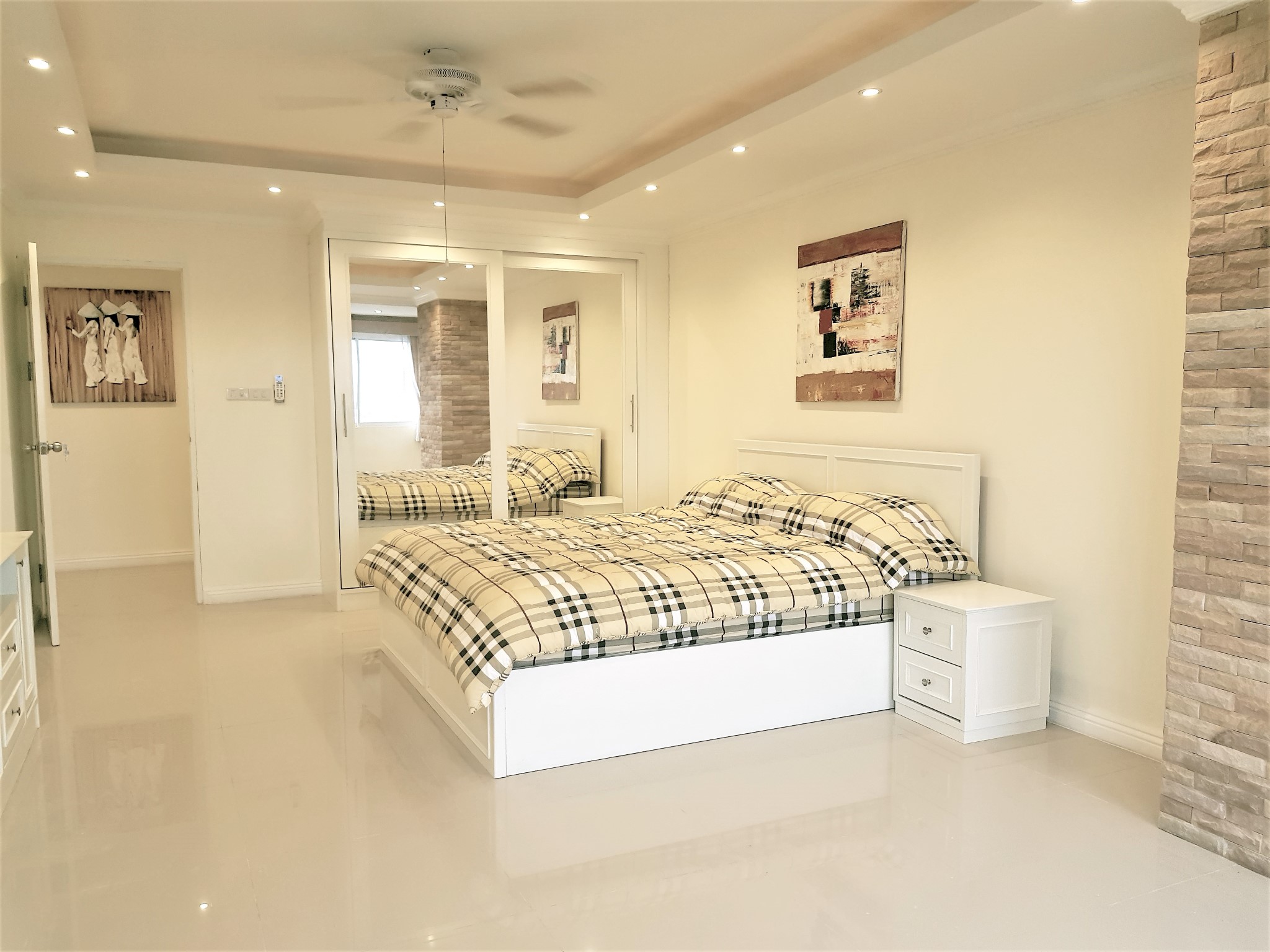 Rungfa/F10 2 BED · 3 BATH · 146 SQ M · LUXURY PENTHOUSE 16