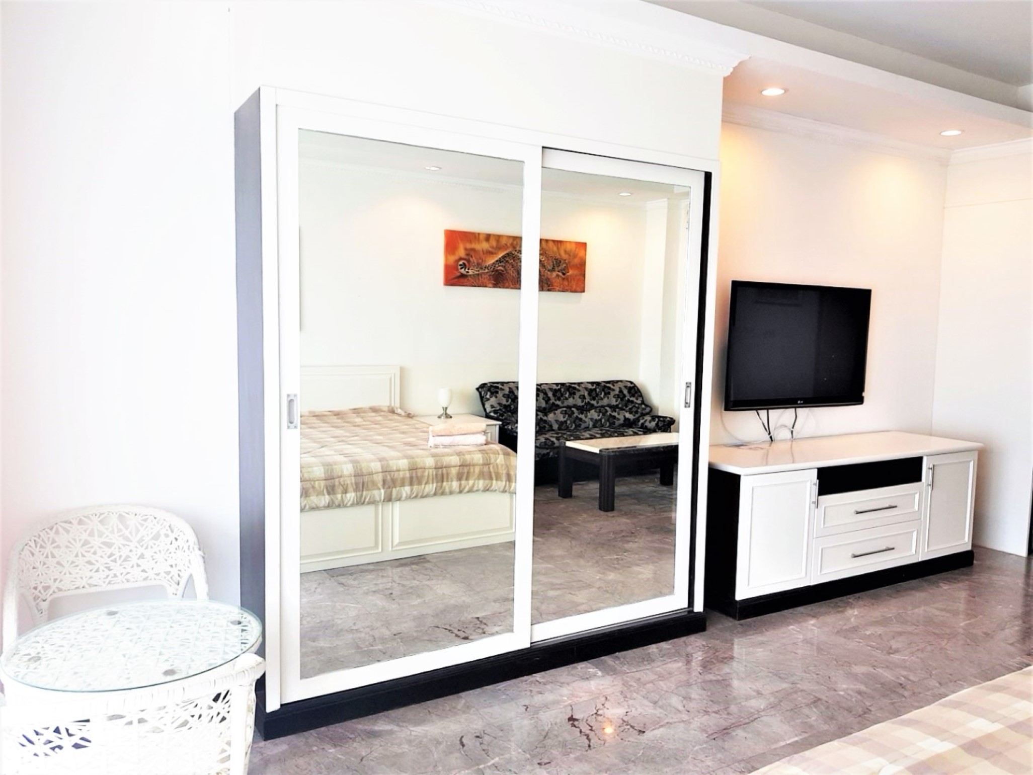 View Talay 8/F30 LARGE LUXURY STUDIO · 1 BATH · 48 SQ M · 1 BALCONY · FANTASTIC SEA VIEW 8