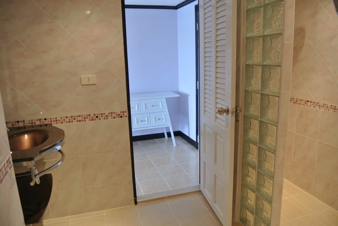 Angket/F11 LUXURY 1 BED · 1 BATH · 74 SQ M · LARGE BALCONY 11