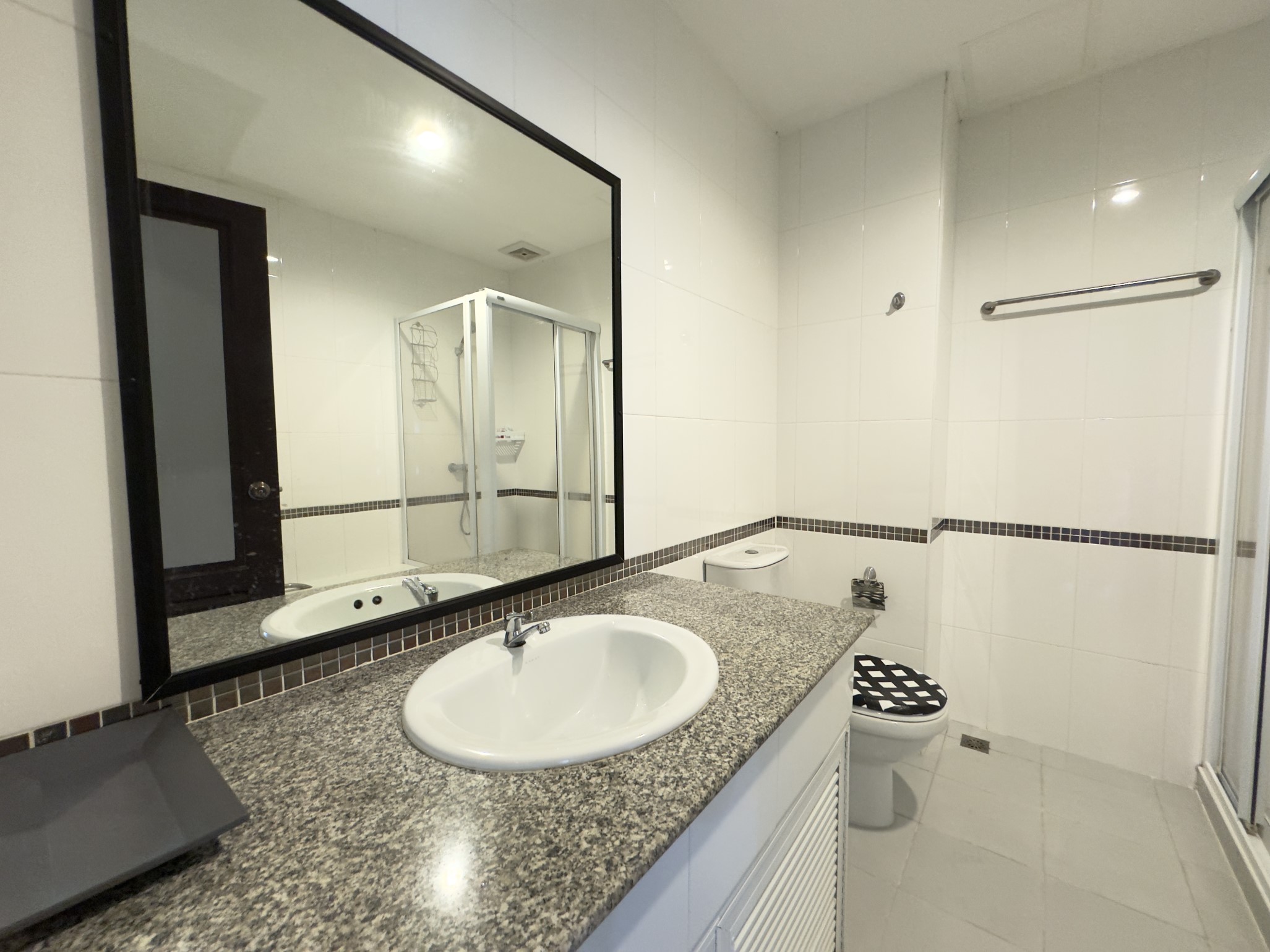 TW Platinum Suites/F3 STUDIO · 1 BATH · 50 SQ M · 1 BALCONY · POOL VIEW 8